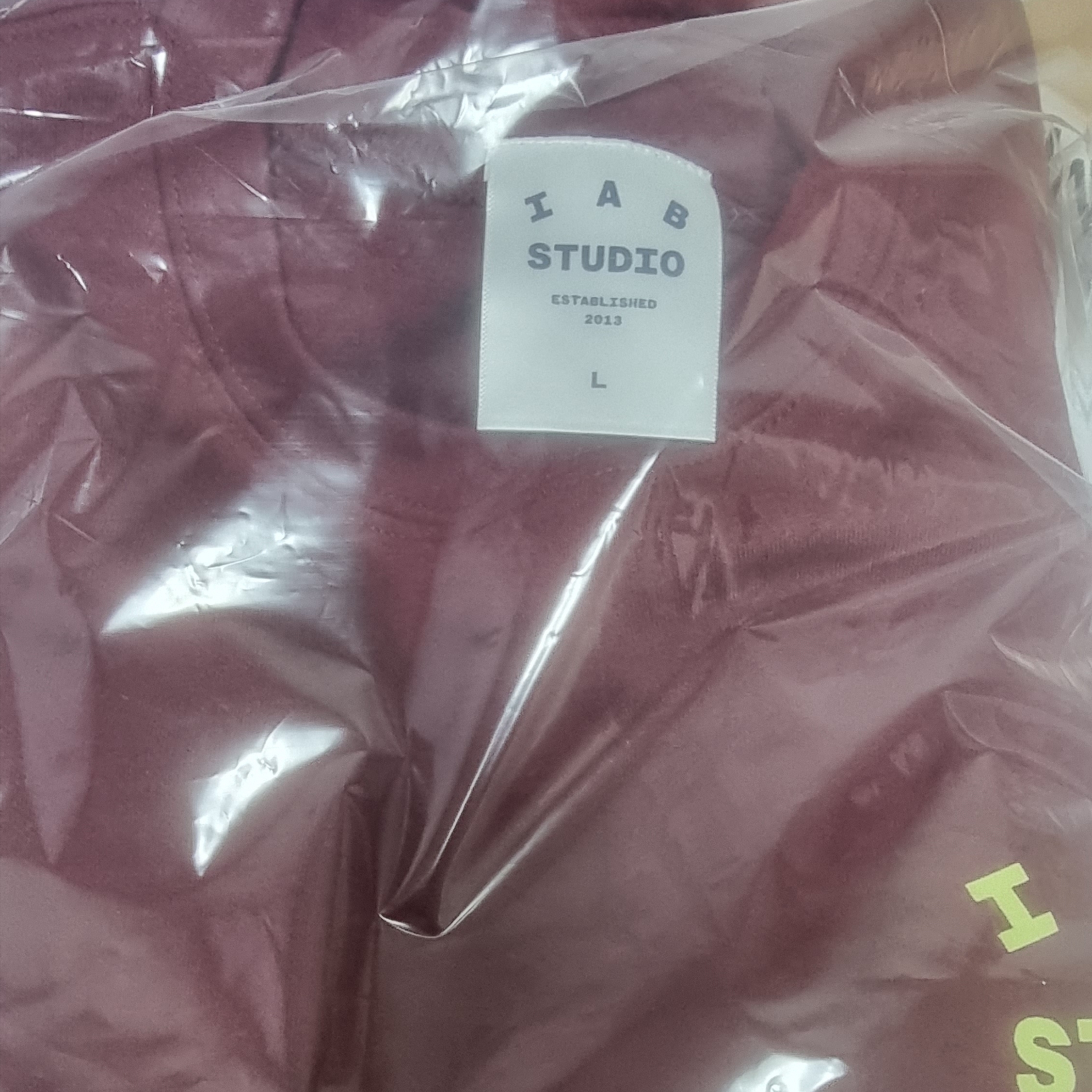 IAB Studio Long Sleeve Burgundy - The Hyundai Seoul Exclusive 착용 스타일