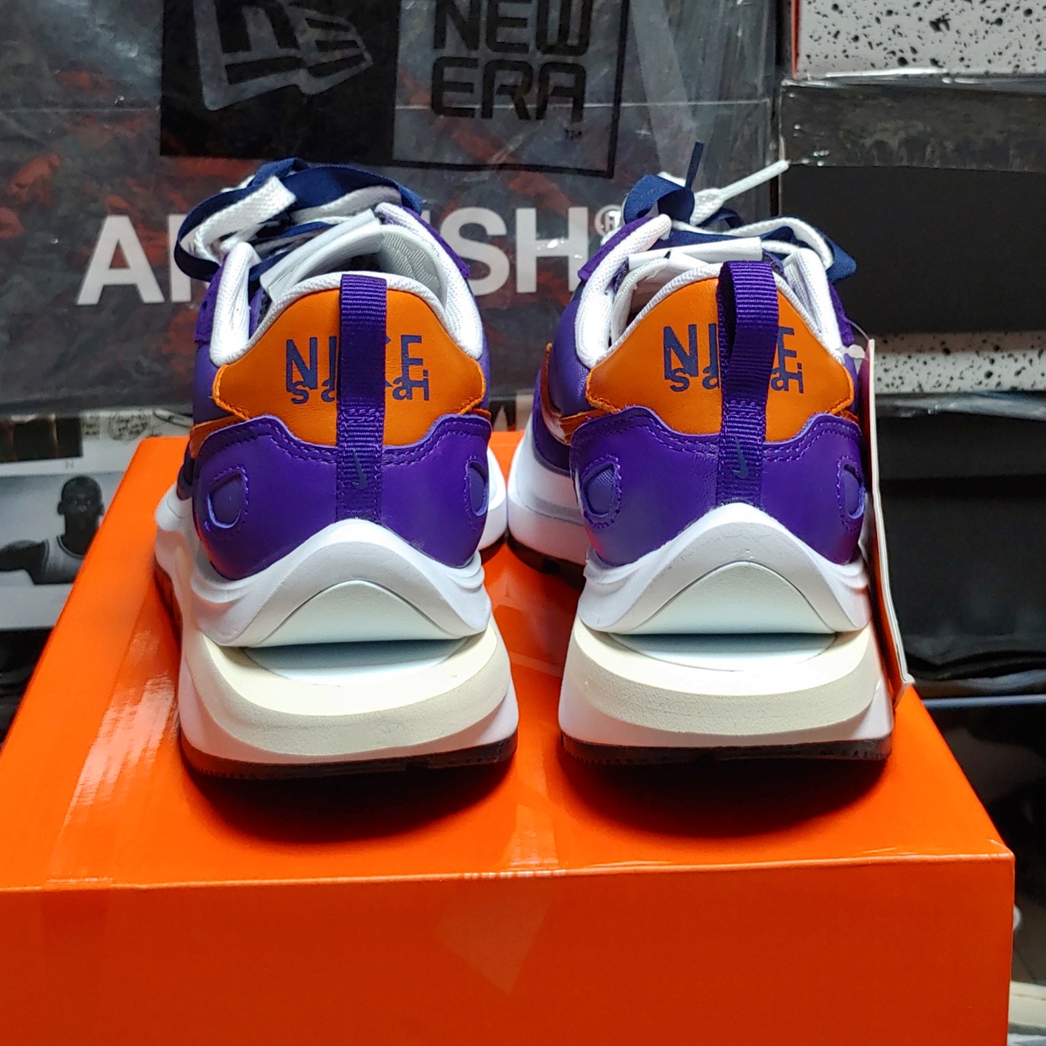 Nike x Sacai VaporWaffle Dark Iris 착용 스타일 - 3