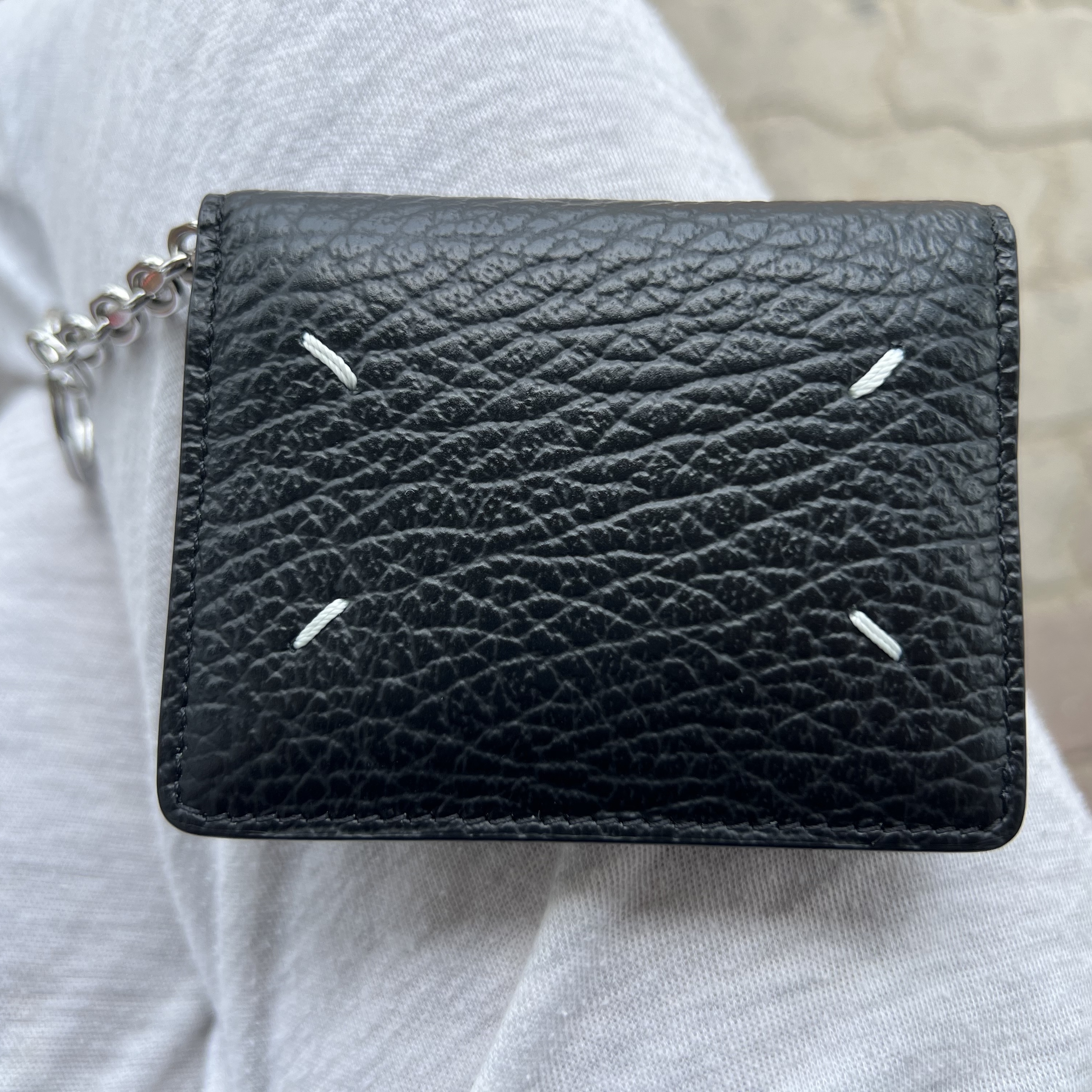 Maison Margiela Keyring Wallet Black 착용 스타일