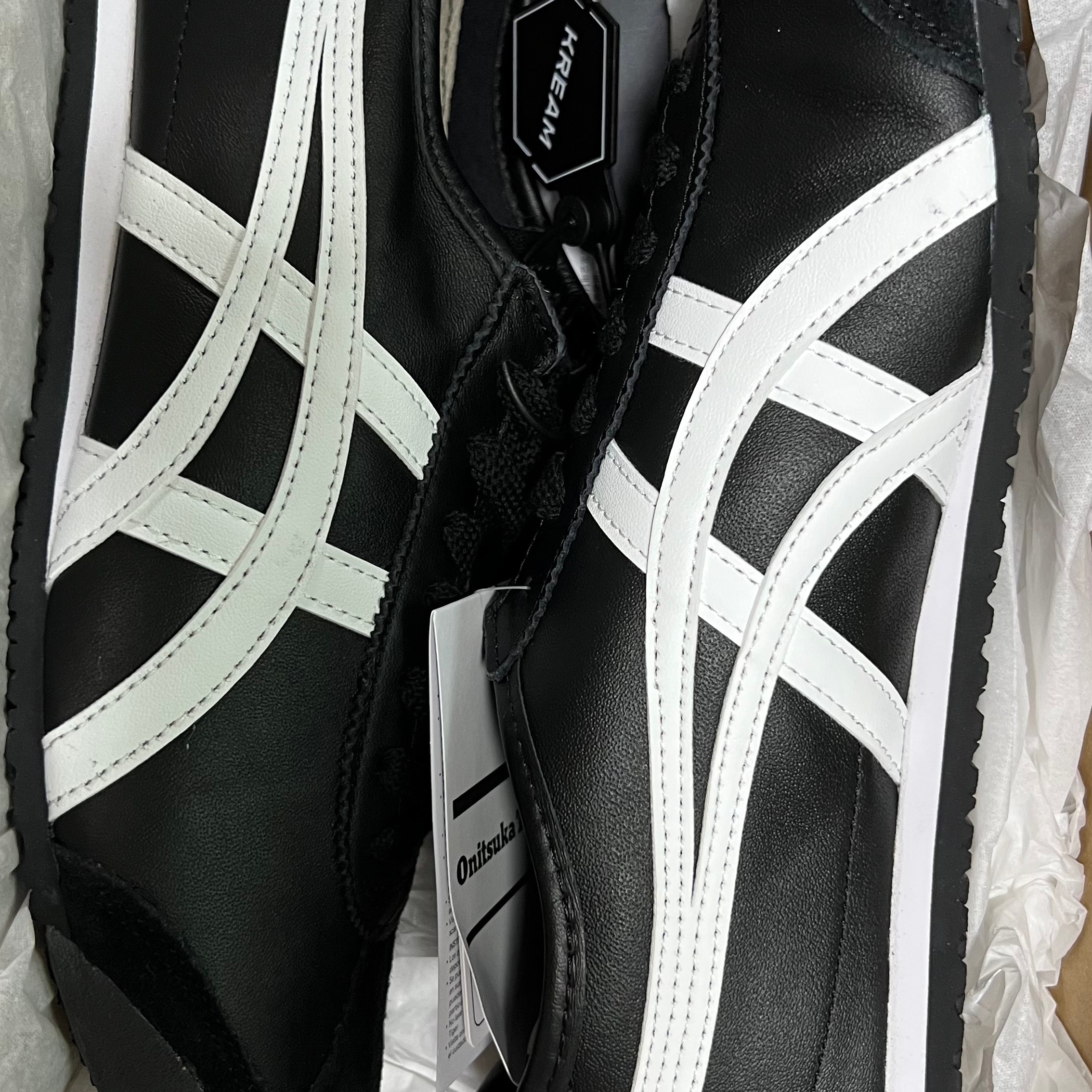 Onitsuka Tiger Mexico 66 Black White 착용 스타일 - 1