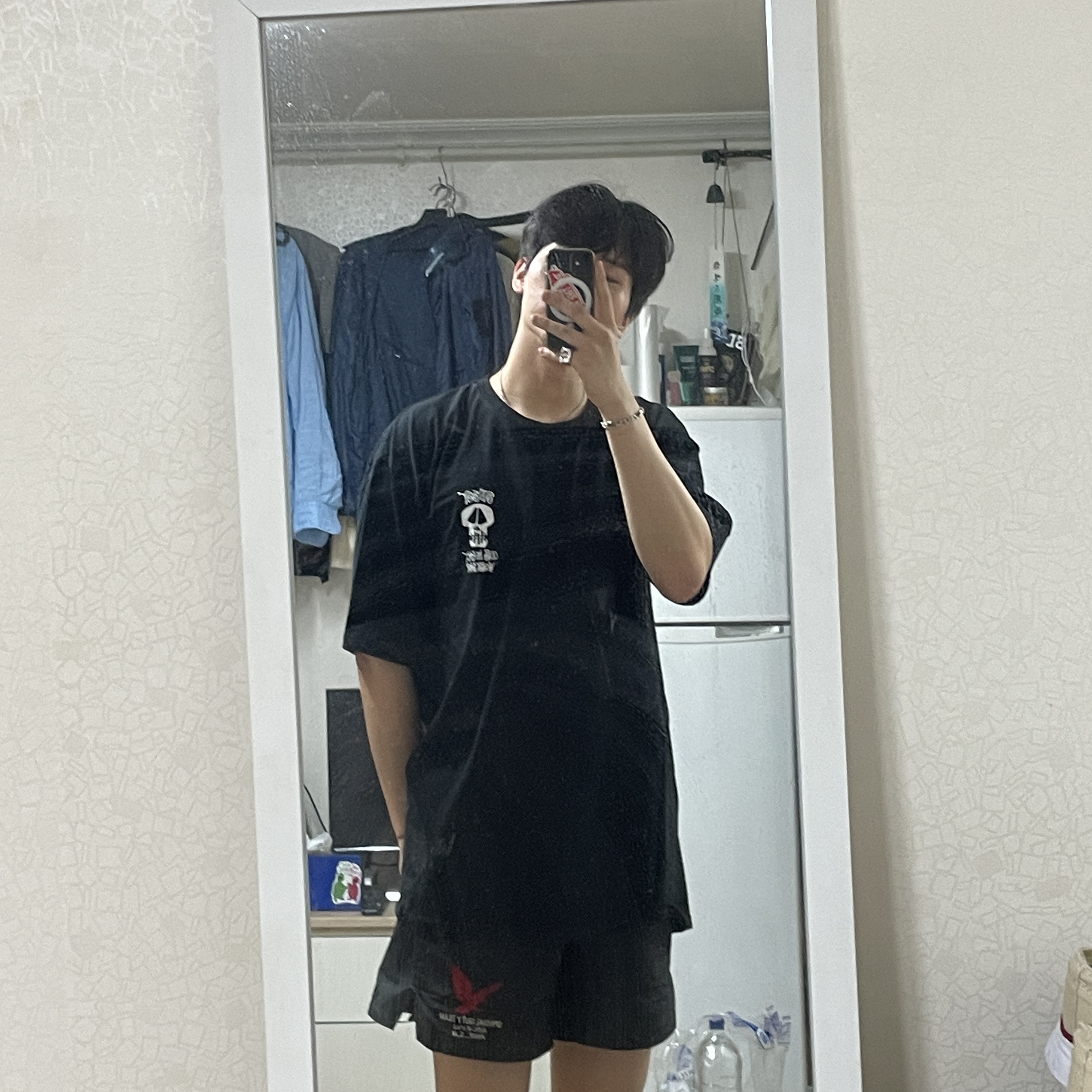 Stussy x Our Legacy Work Shop Surf Skull Pigment Dyed T-Shirt Black 착용 스타일 - 2