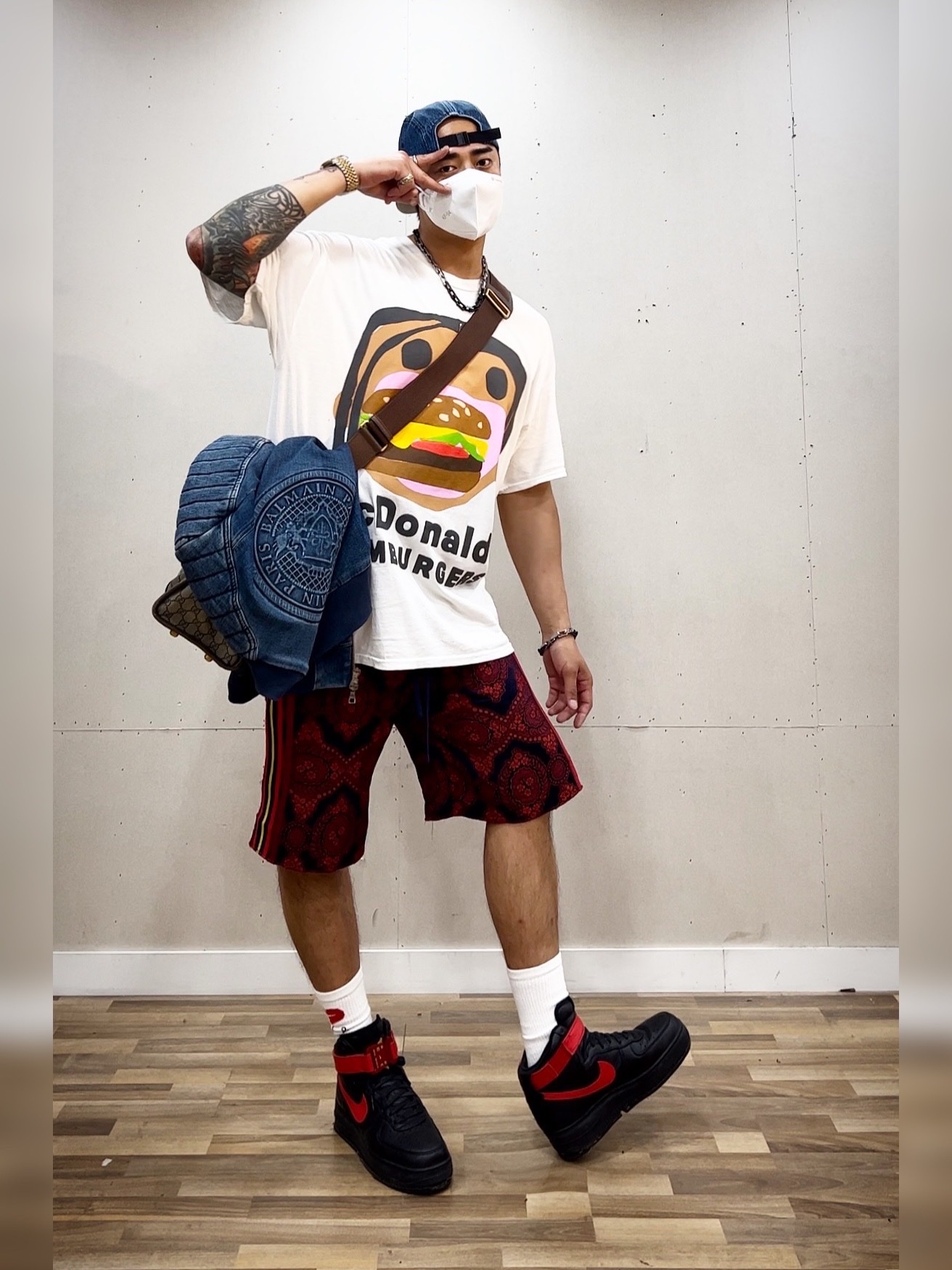 Nike x 1017 Alyx 9SM Air Force 1 High Black University Red, Rolex Sky-Dweller 42mm 326933 Champagne Jubilee 착용 스타일 - 3