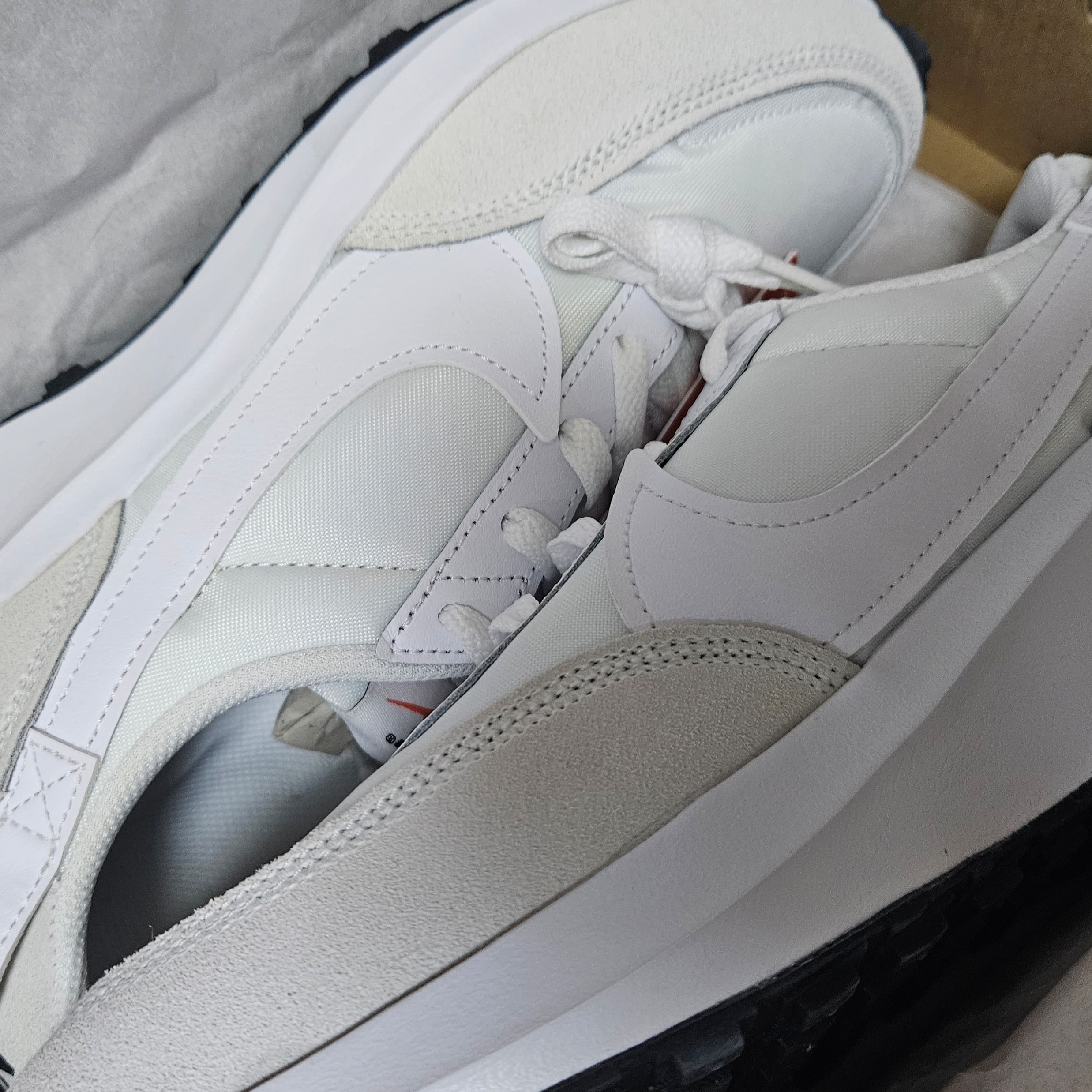 Nike Waffle Debut White Black 착용 스타일