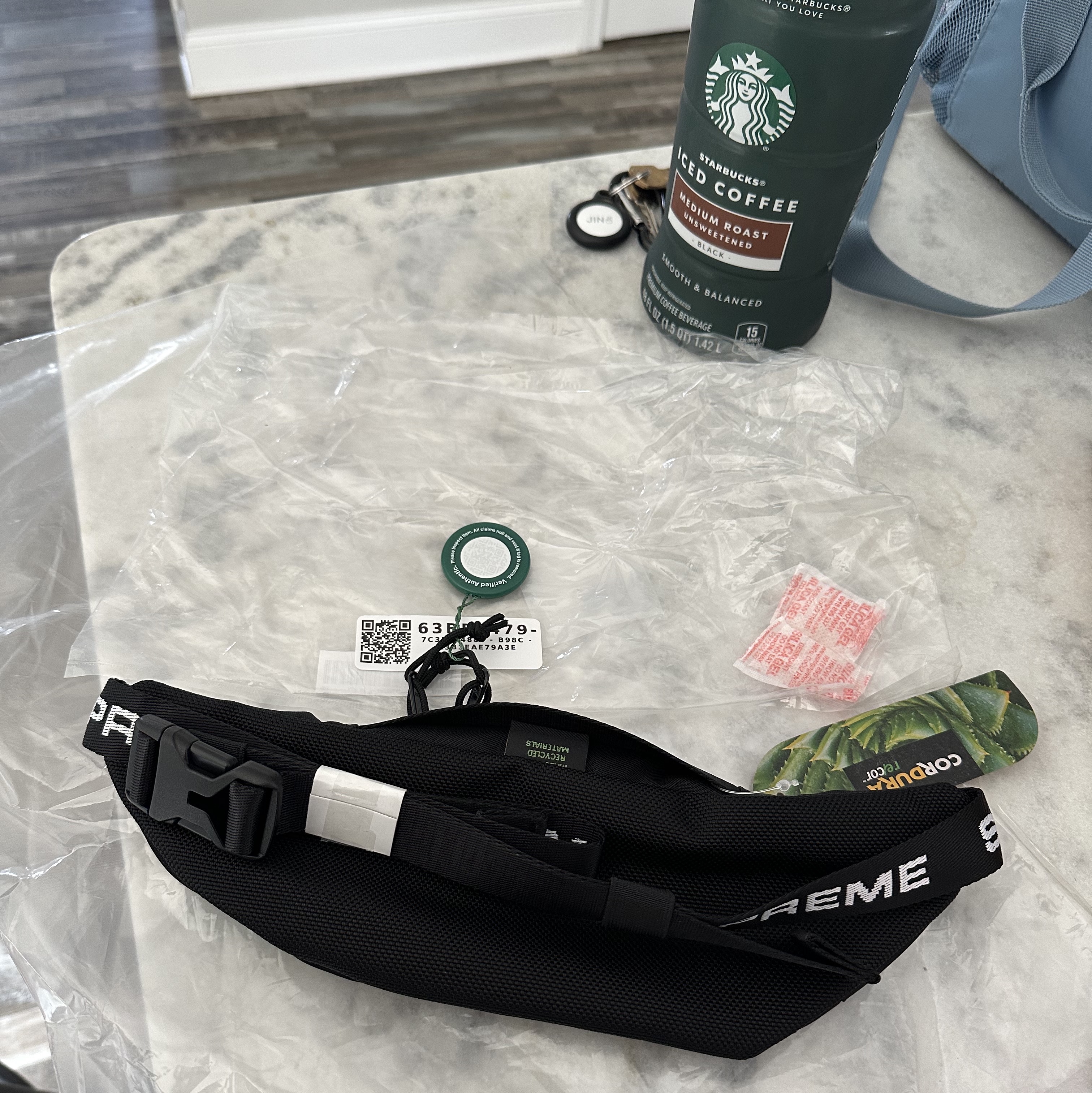 Supreme Small Waist Bag Black - 22FW 착용 스타일 - 2