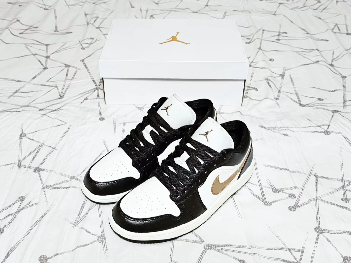 (W) Jordan 1 Low Shadow Brown 착용 스타일 - 1