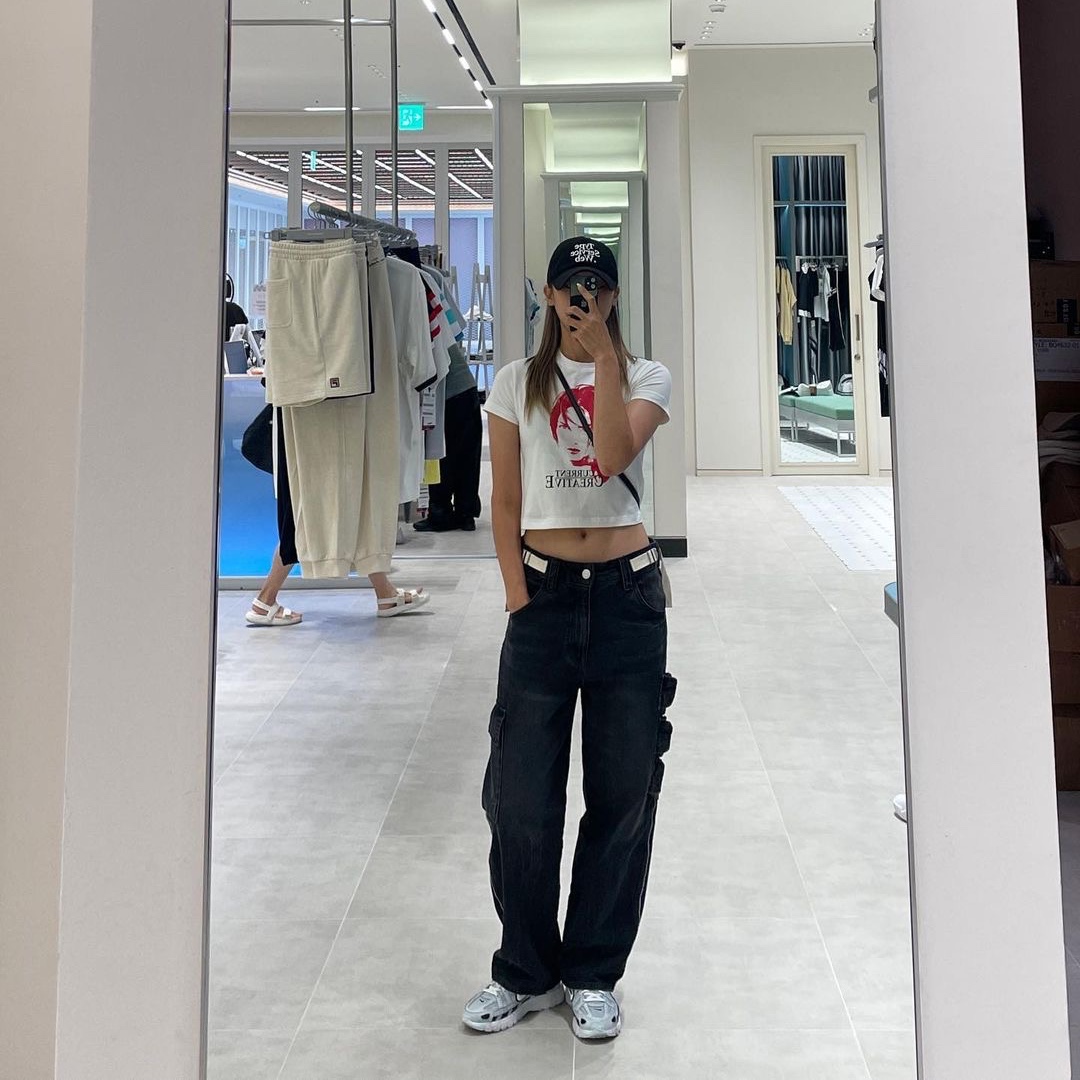 True Religion Bullet Pocket Denim Pants Black 착용 스타일