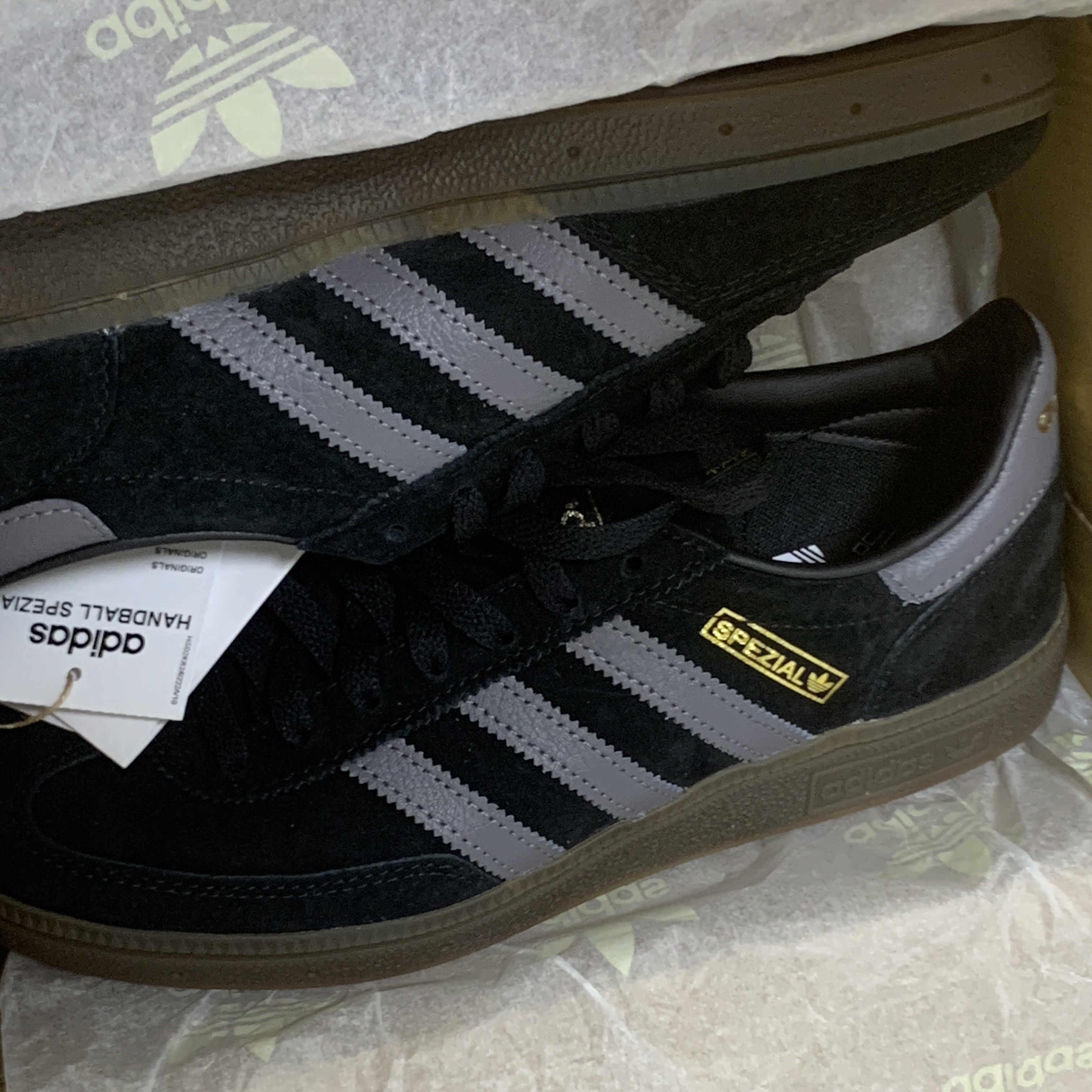 Adidas Spezial Handball Core Black Gum 착용 스타일 - 2