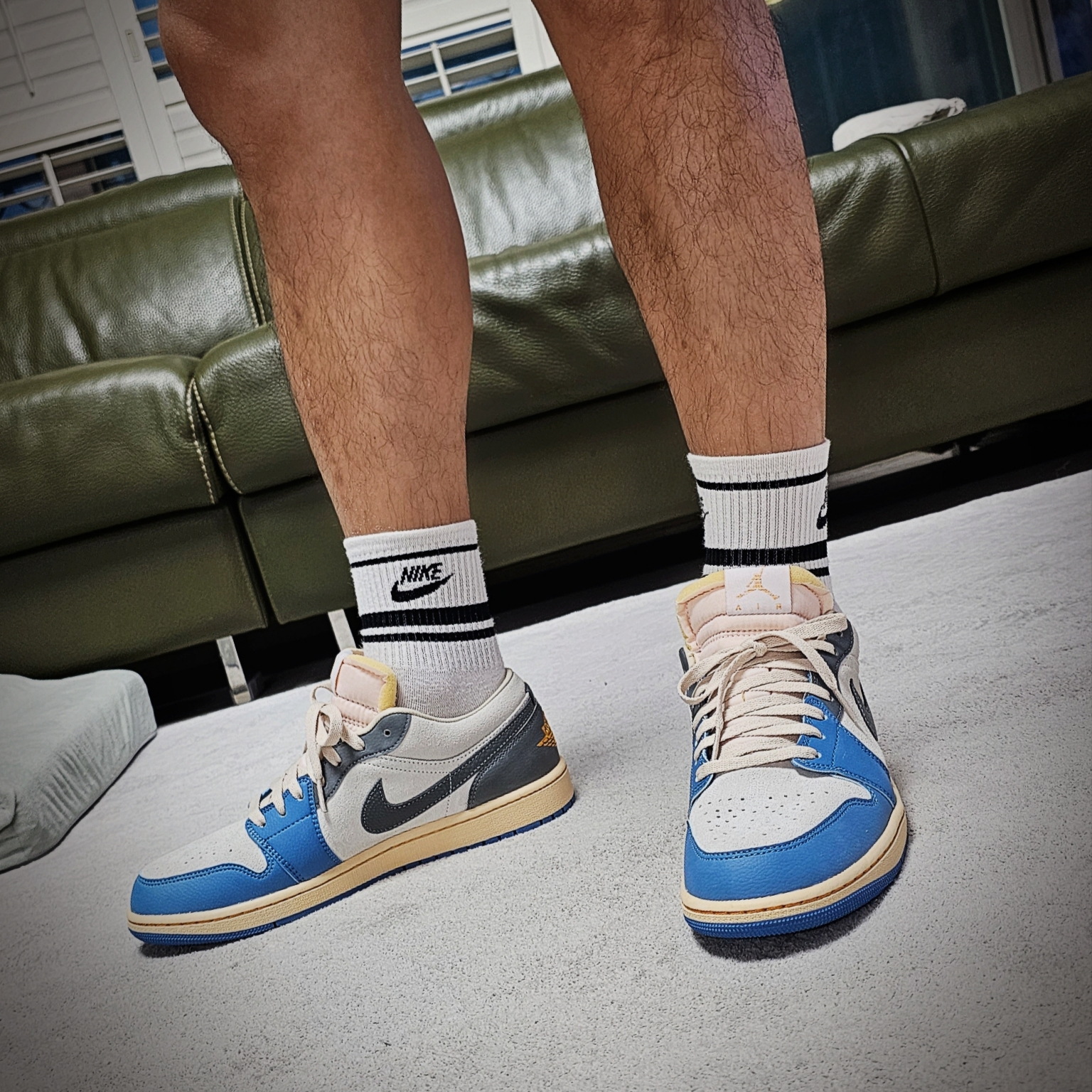 Jordan 1 Low SE Tokyo 96 착용 스타일 - 2