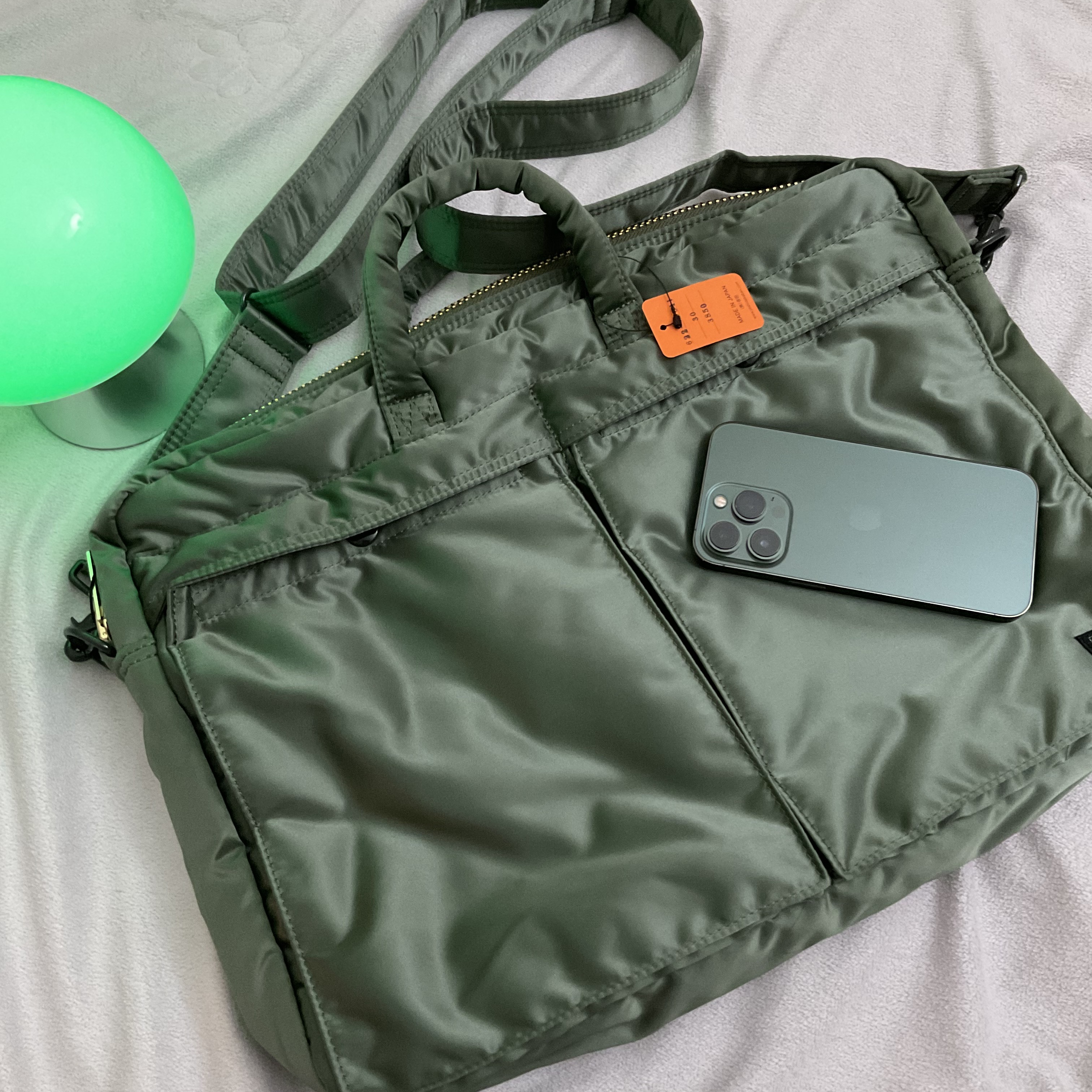 Porter Tanker 2Way Briefcase Sage Green 착용 스타일
