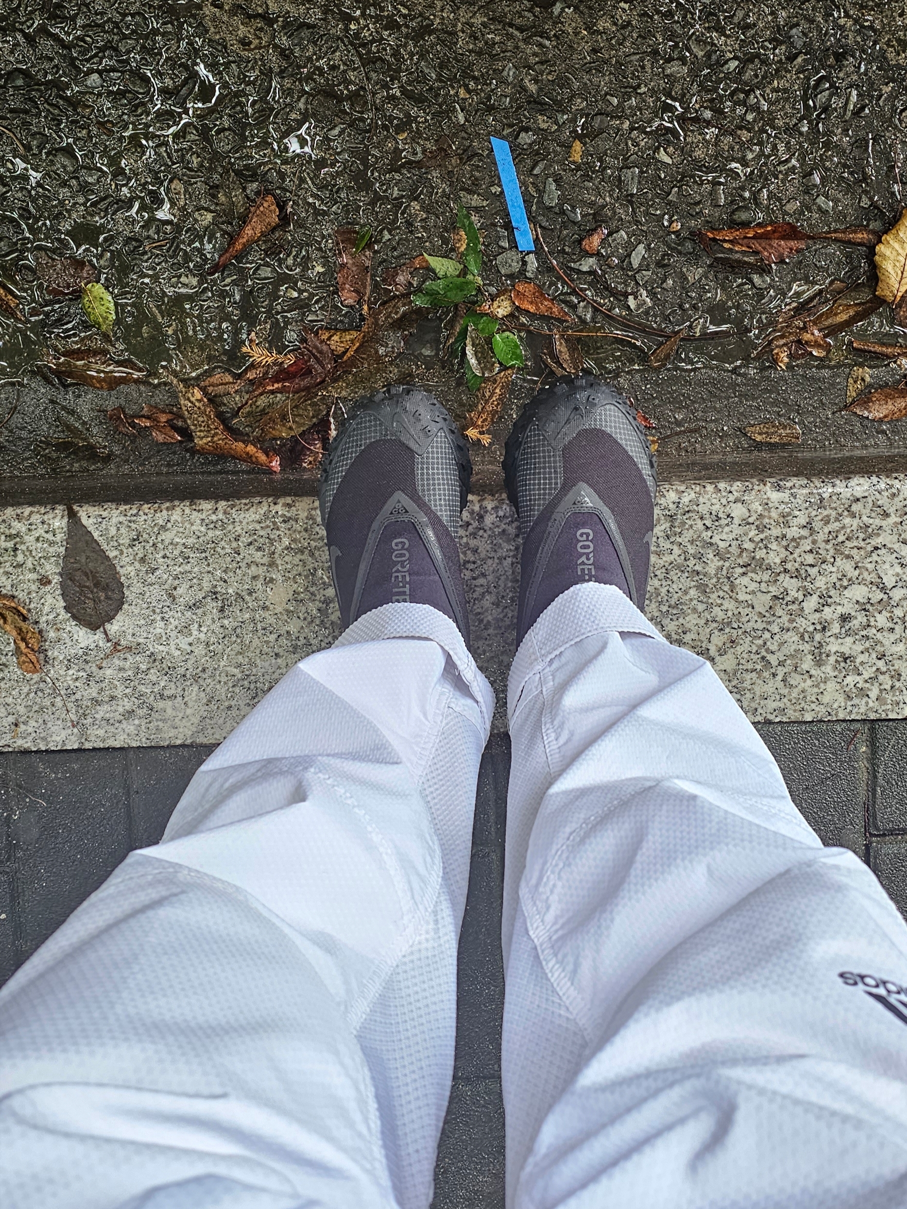 Nike ACG Mountain Fly Gore-Tex Black and Dark Grey 착용 스타일