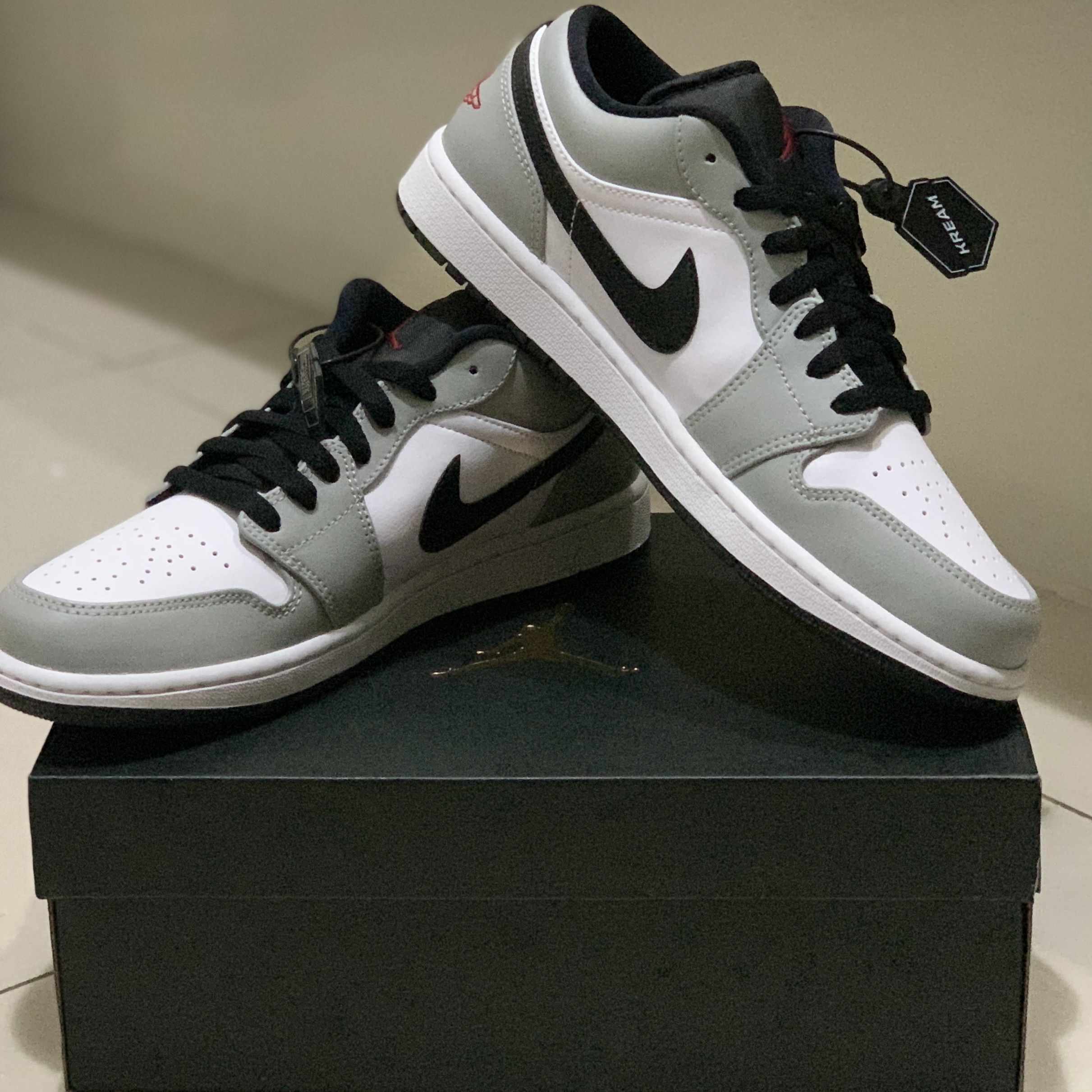 Jordan 1 Low Light Smoke Grey 착용 스타일 - 3