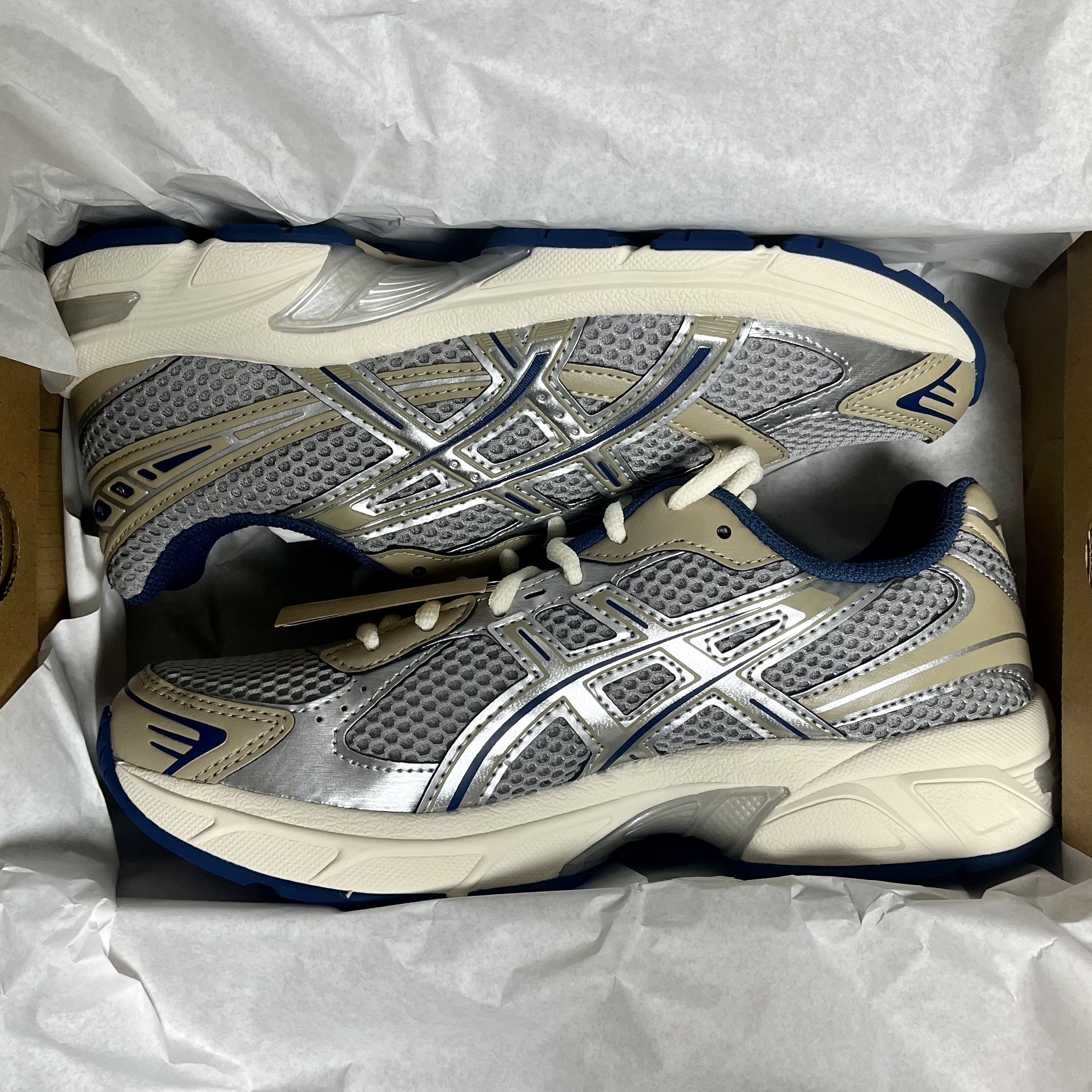 Asics Gel-1130 Oyster Grey Pure Silver 착용 스타일