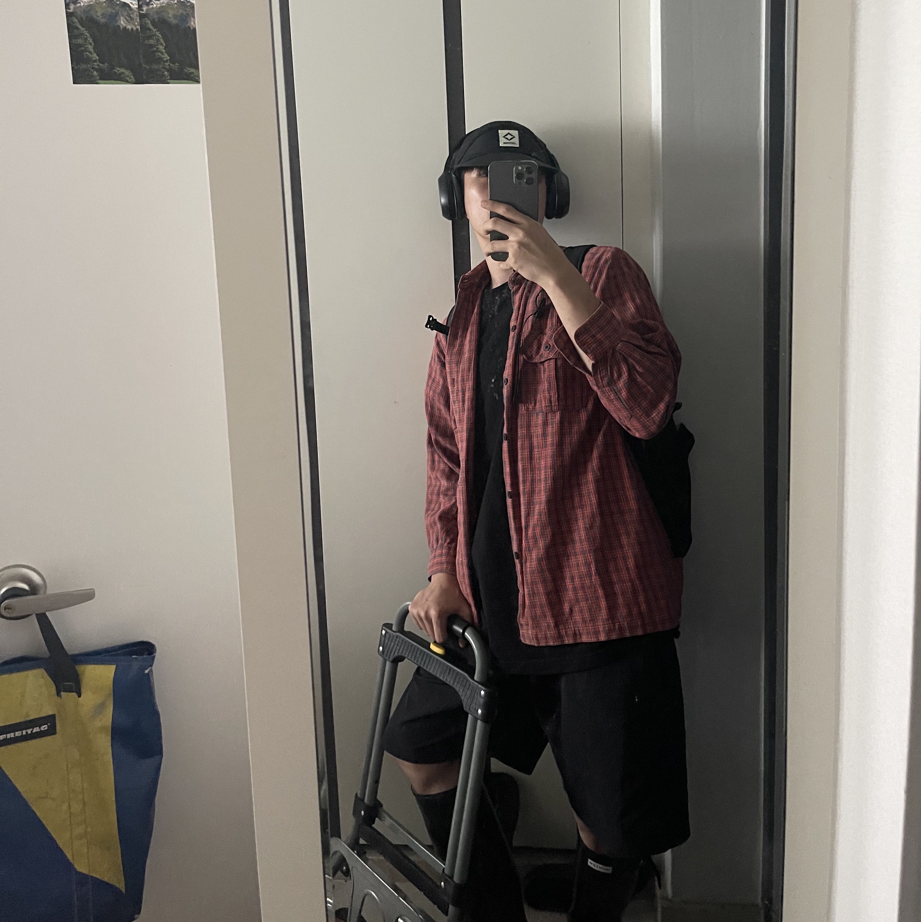 (W) Hunter Original Tall Rain Boots Black, Helinox Glow Edition Field Bill Cap Black 착용 스타일
