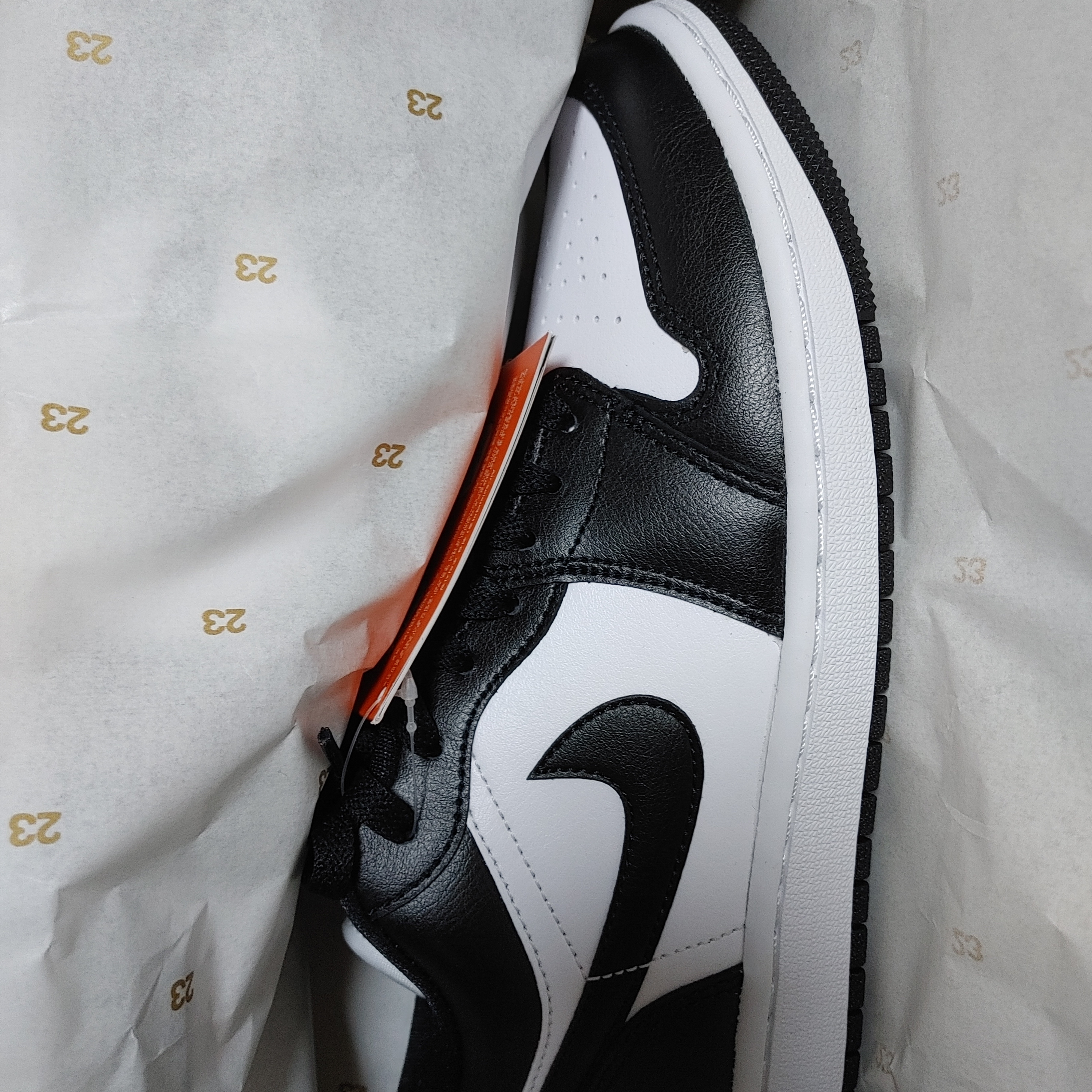 (W) Jordan 1 Low Black and White 착용 스타일