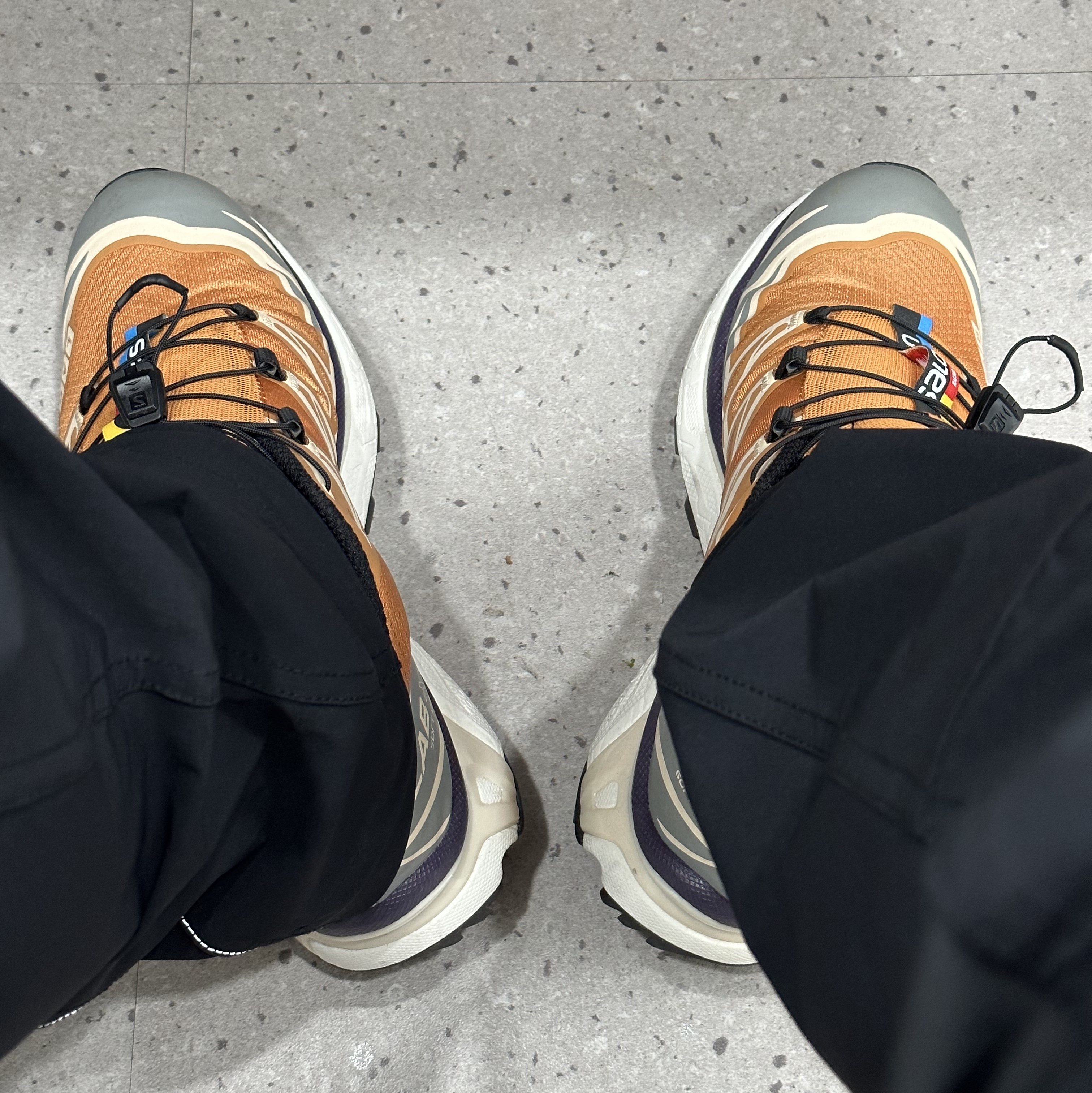 Salomon XT-6 Apricot Buff 착용 스타일