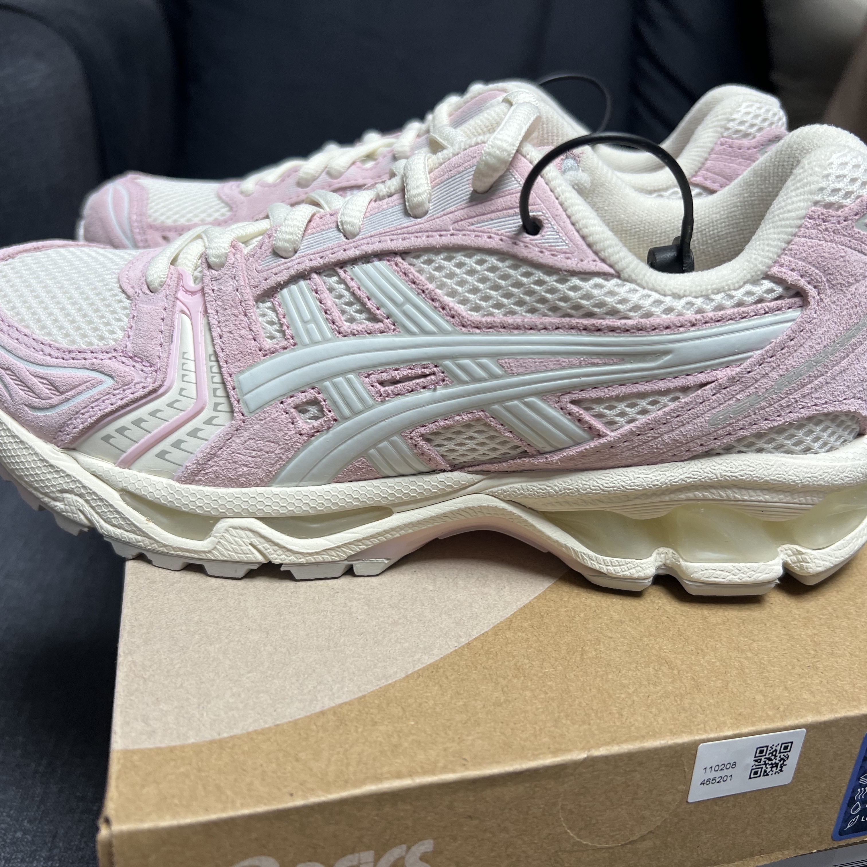 (W) Asics Gel-Kayano 14 Cream Pink Salt 착용 스타일 - 2