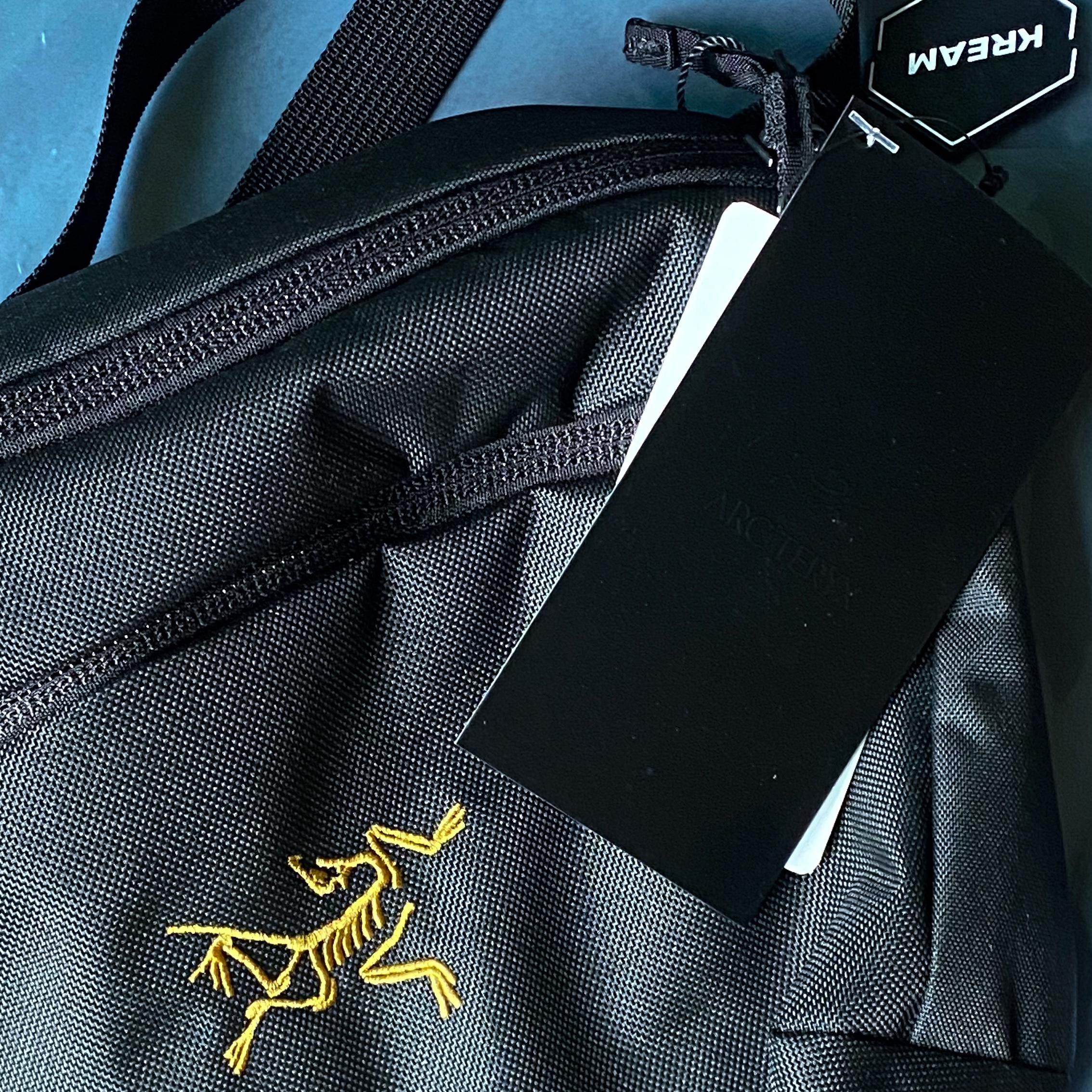 Arc'teryx Mantis 2 Waistpack 24K Black 착용 스타일