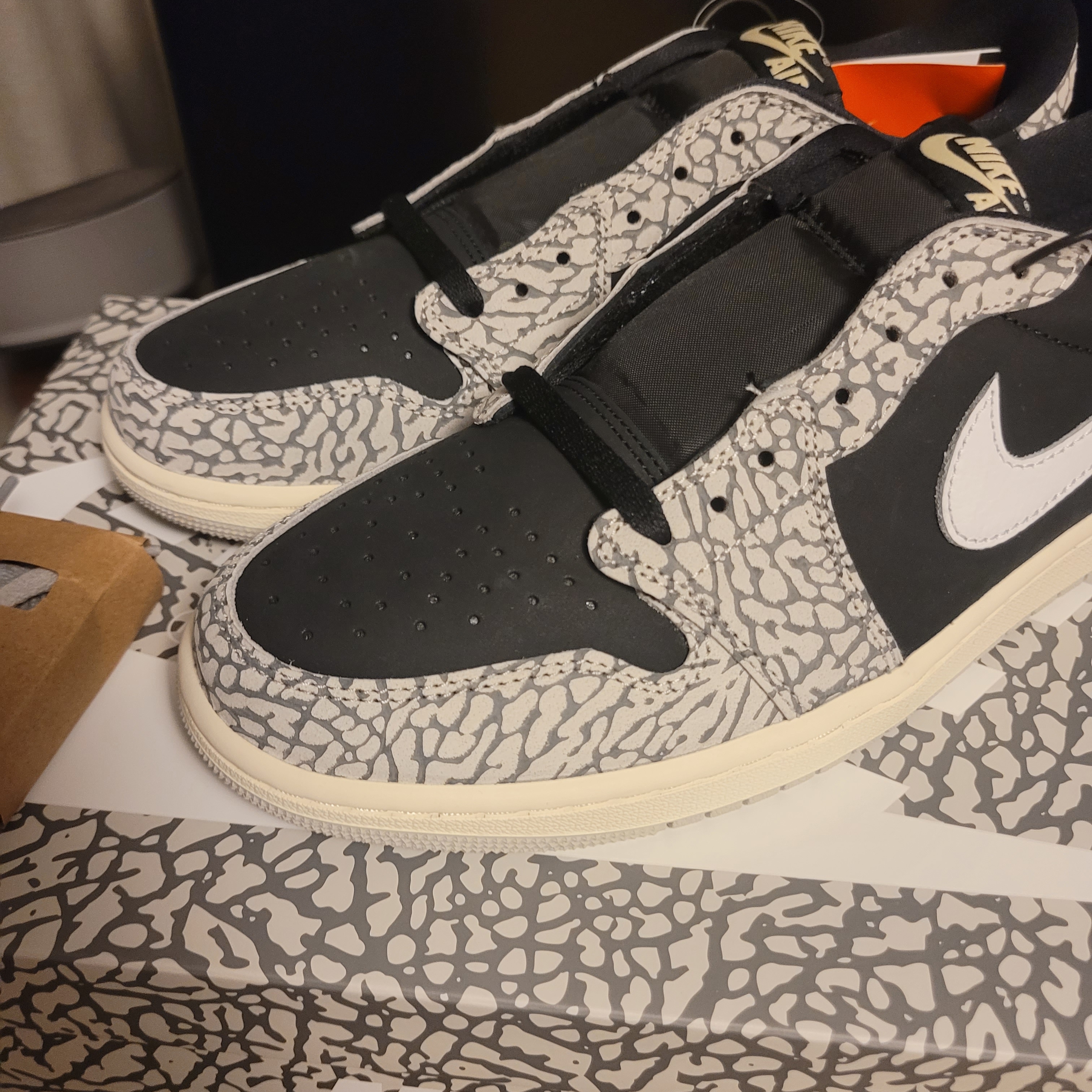 Jordan 1 Retro Low OG Black Cement 착용 스타일
