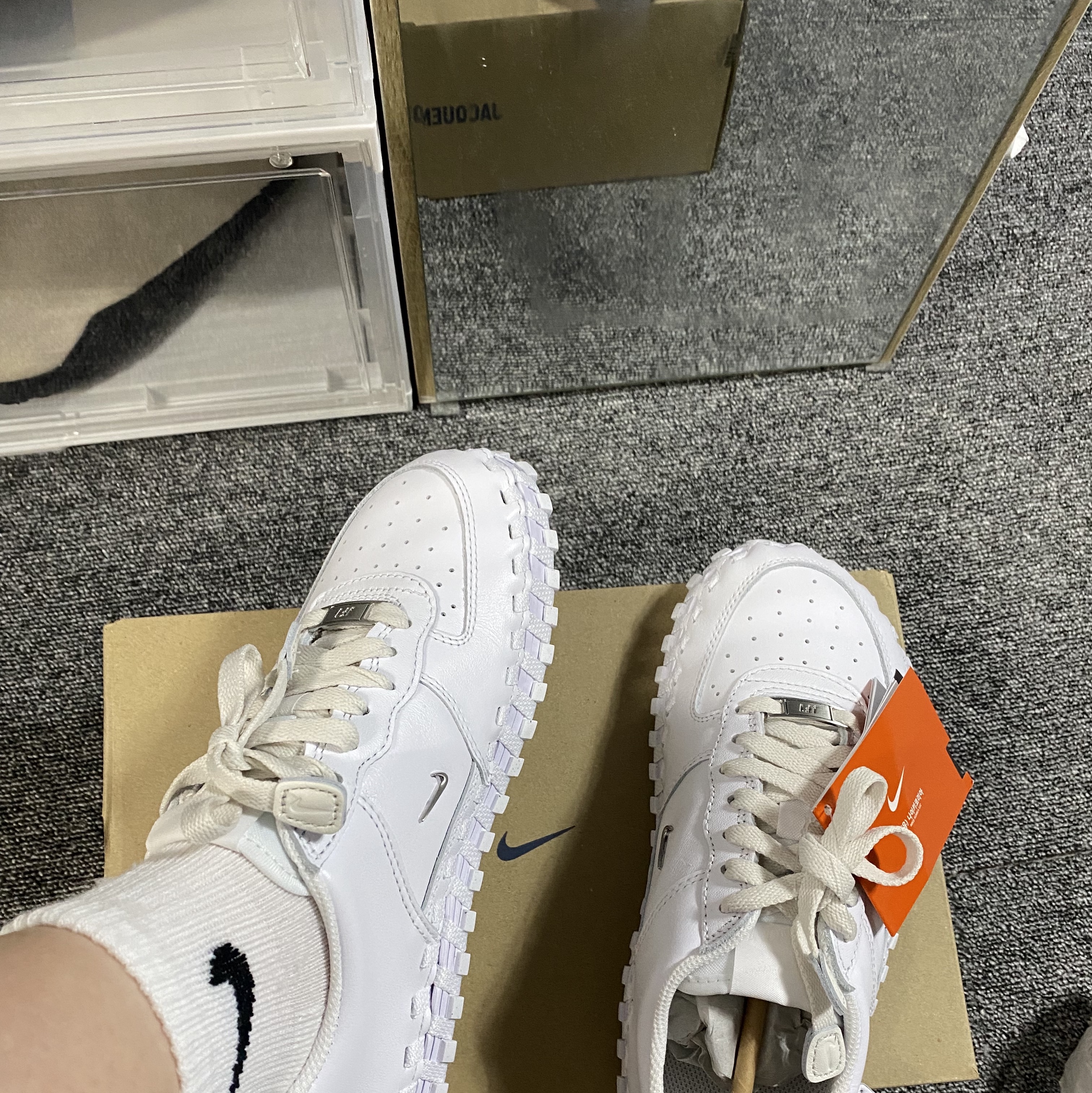 Nike x Jacquemus J Force 1 Low LX SP White 착용 스타일 - 1