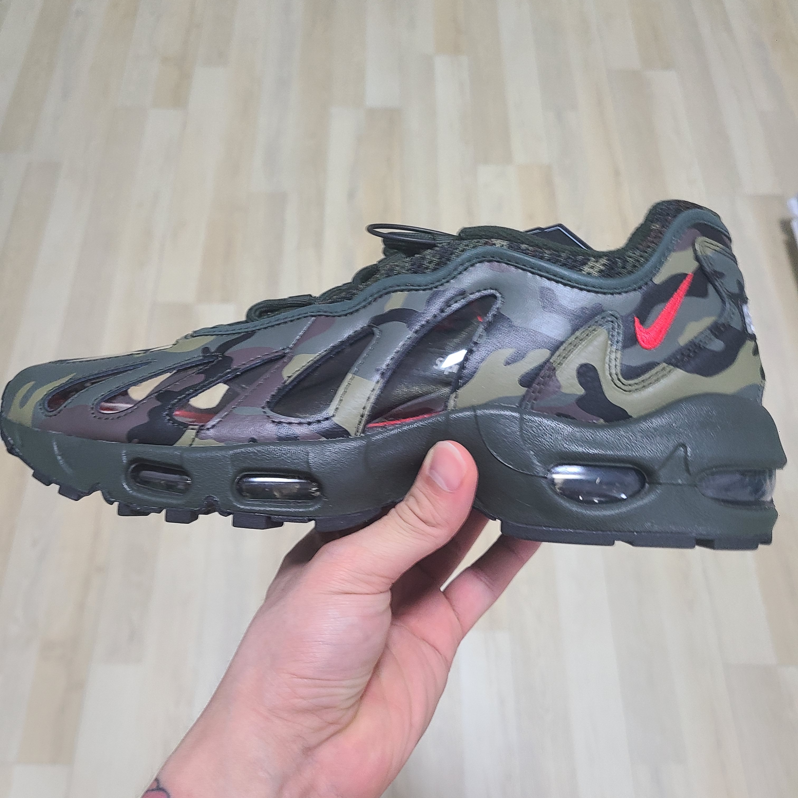Nike x Supreme Air Max 96 Camo 착용 스타일 - 4