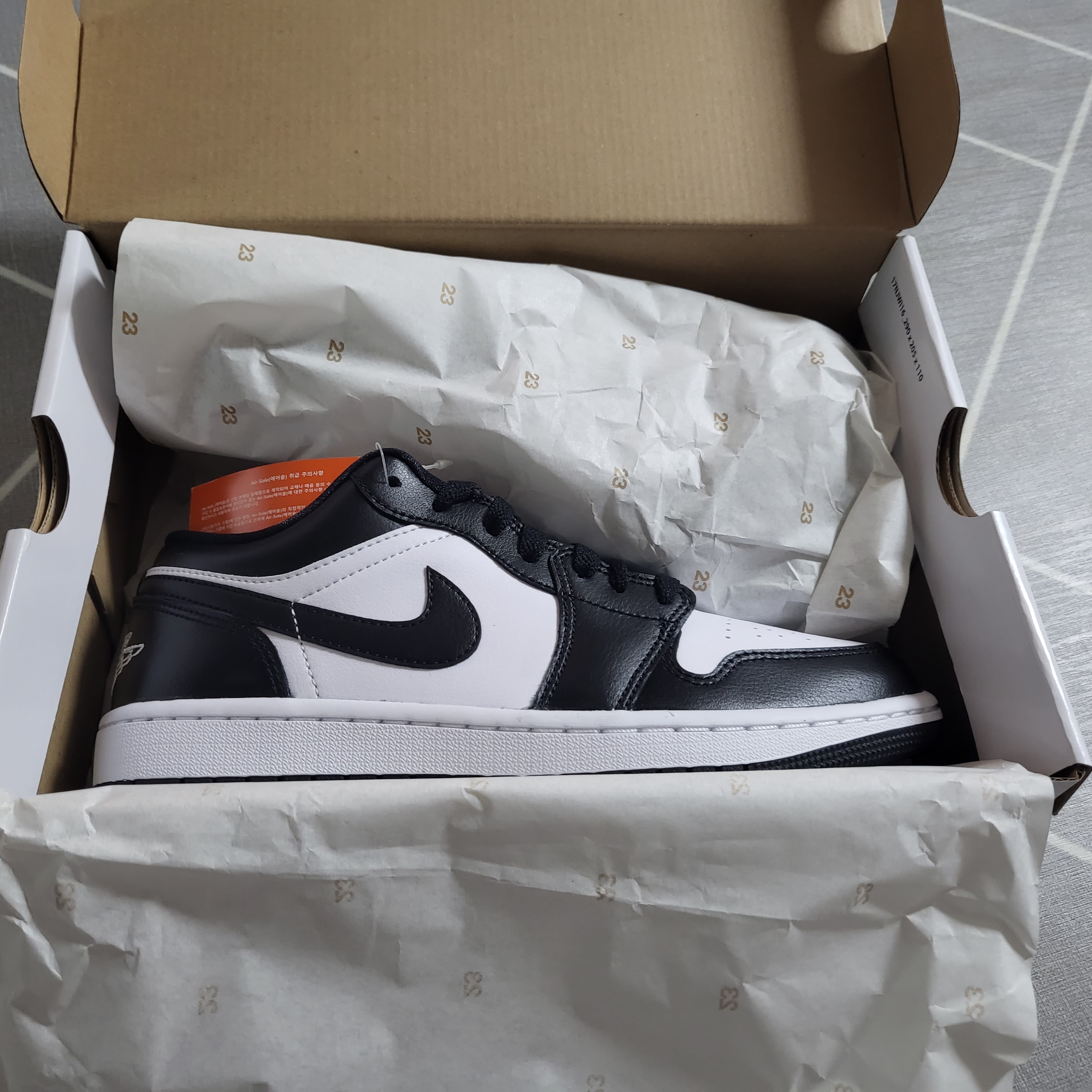 (W) Jordan 1 Low SE Black White 착용 스타일