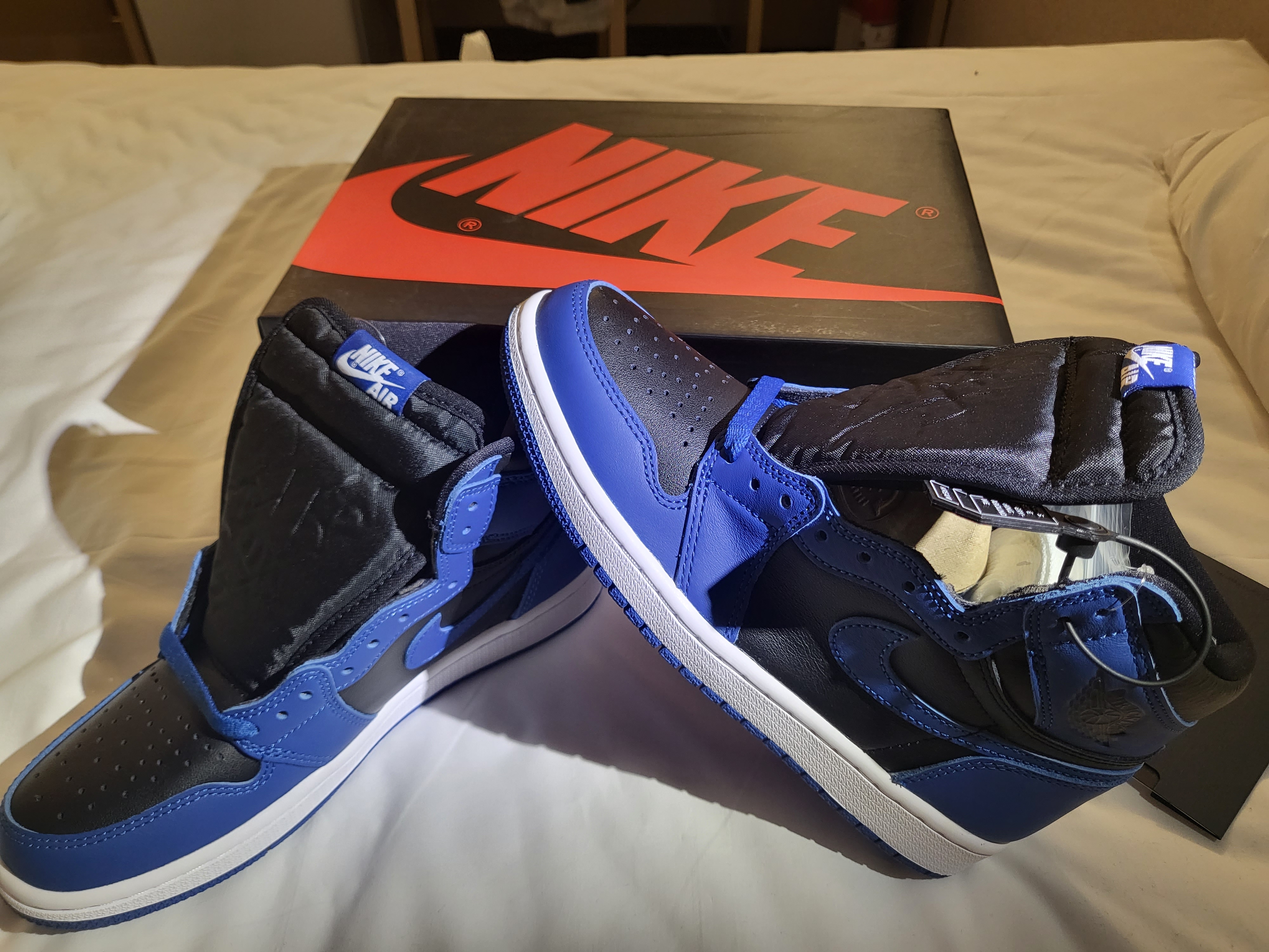 Jordan 1 Retro High OG Dark Marina Blue 착용 스타일 - 2