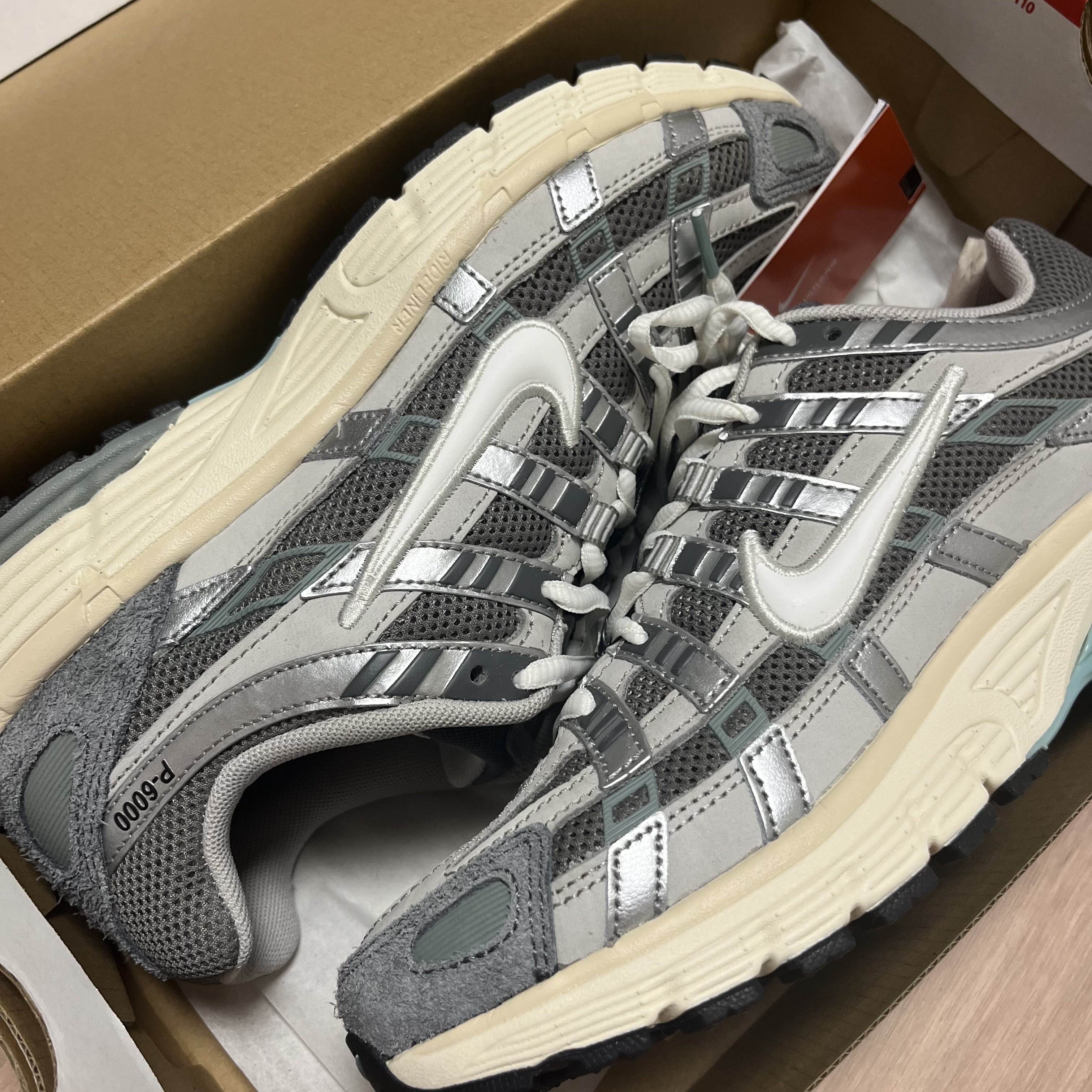 Nike P-6000 Flat Pewter Light Iron Ore 착용 스타일 - 1