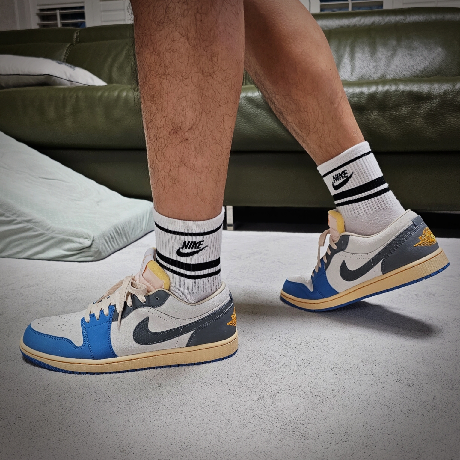 Jordan 1 Low SE Tokyo 96 착용 스타일 - 1