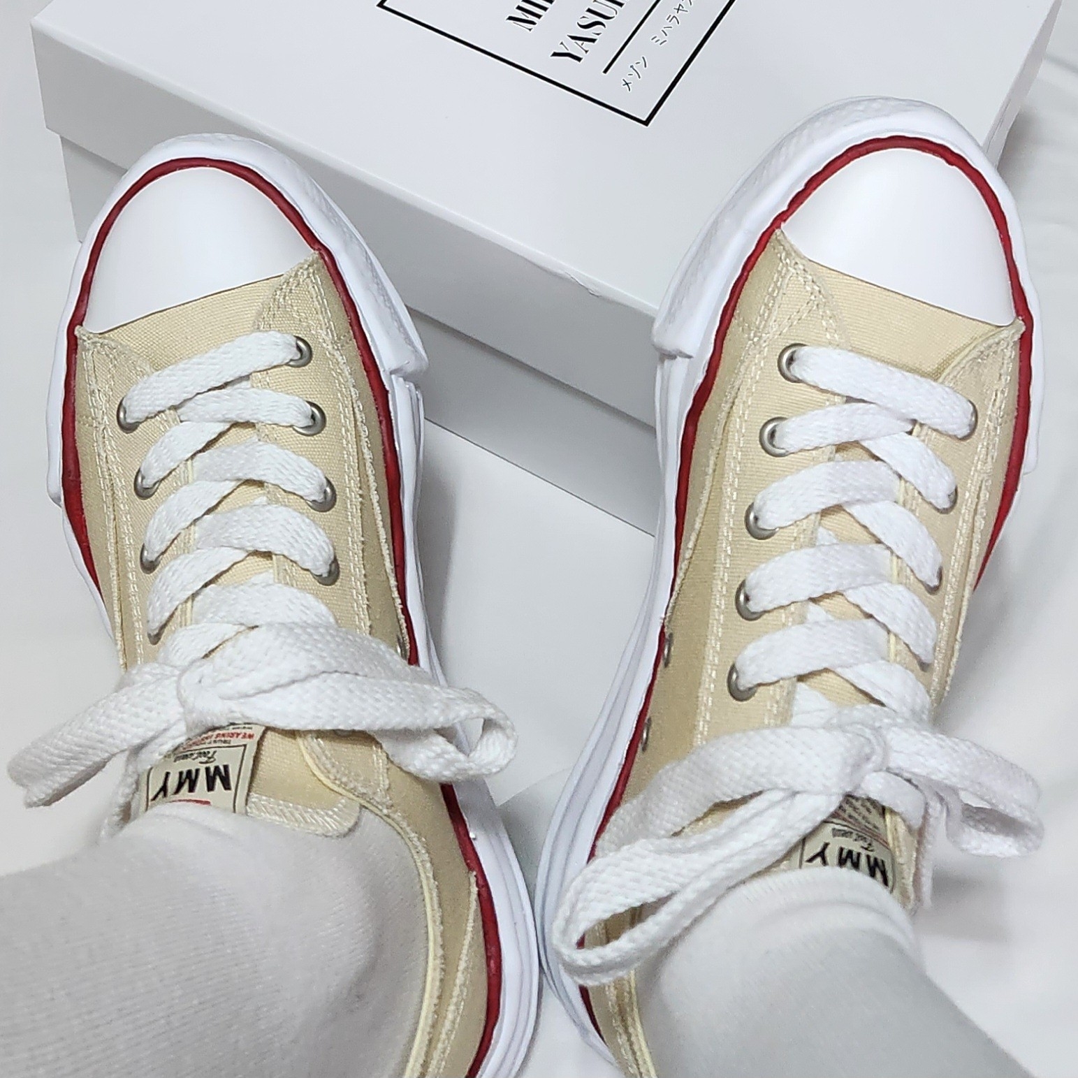 Maison Mihara Yasuhiro Peterson OG Sole Canvas Low-top Sneakers Natural 착용 스타일 - 2