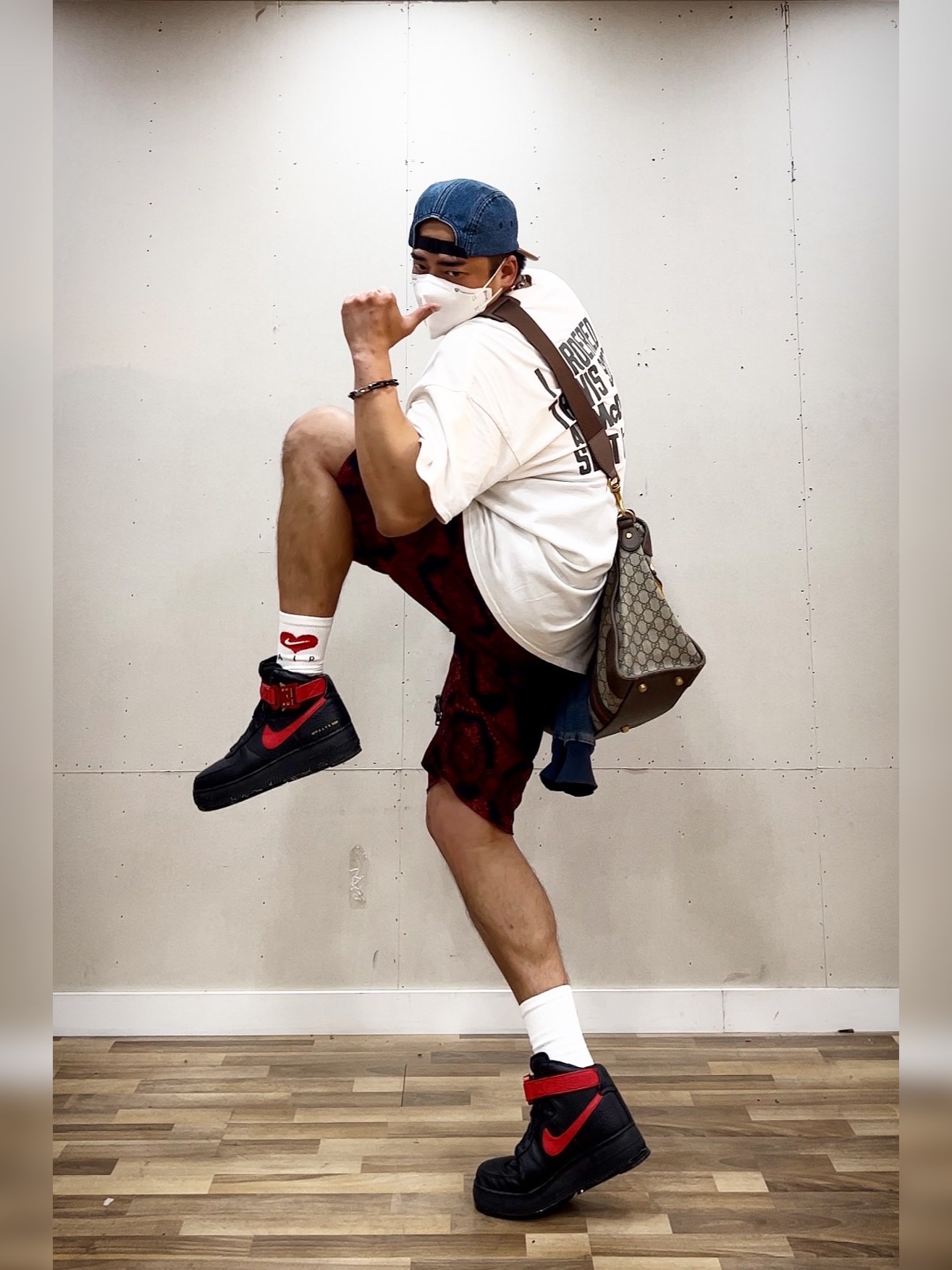 Nike x 1017 Alyx 9SM Air Force 1 High Black University Red, Rolex Sky-Dweller 42mm 326933 Champagne Jubilee 착용 스타일 - 2