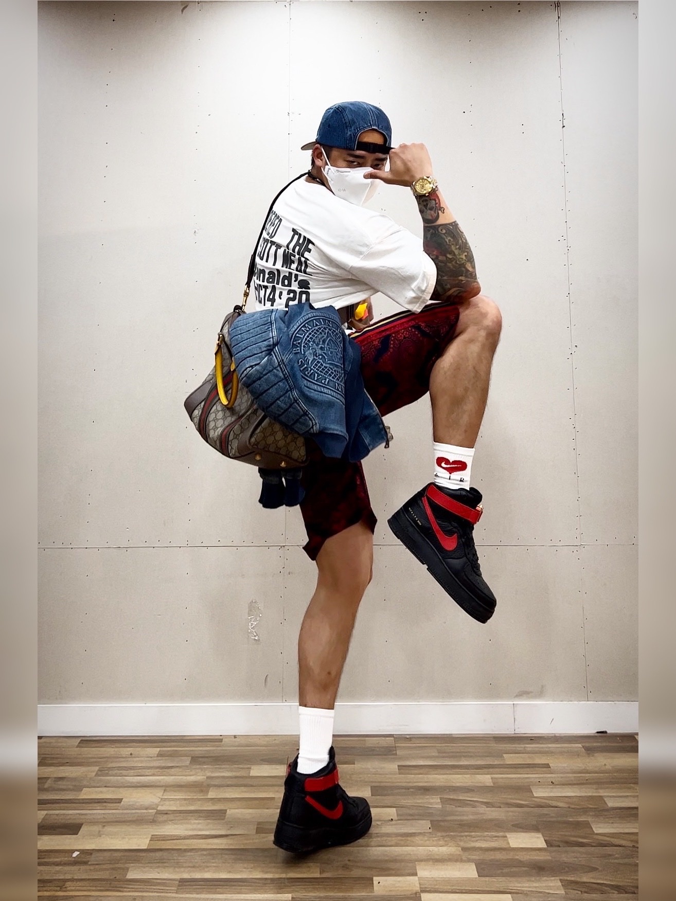Nike x 1017 Alyx 9SM Air Force 1 High Black University Red, Rolex Sky-Dweller 42mm 326933 Champagne Jubilee 착용 스타일 - 1