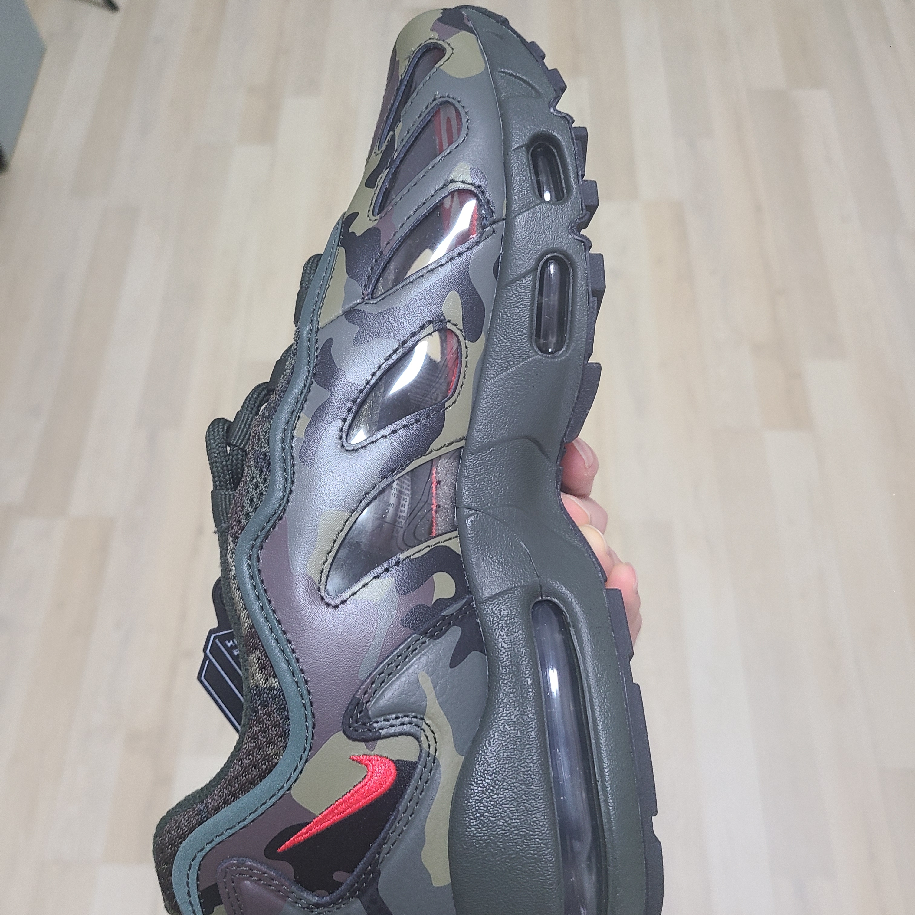 Nike x Supreme Air Max 96 Camo 착용 스타일 - 2