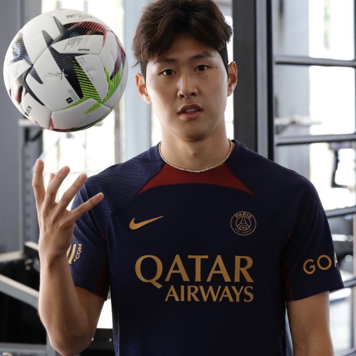 Nike Paris Saint-Germain Dri-Fit Strike Knit Soccer Top Blackened Blue (Non Marking Ver.) 착용 스타일 - 4