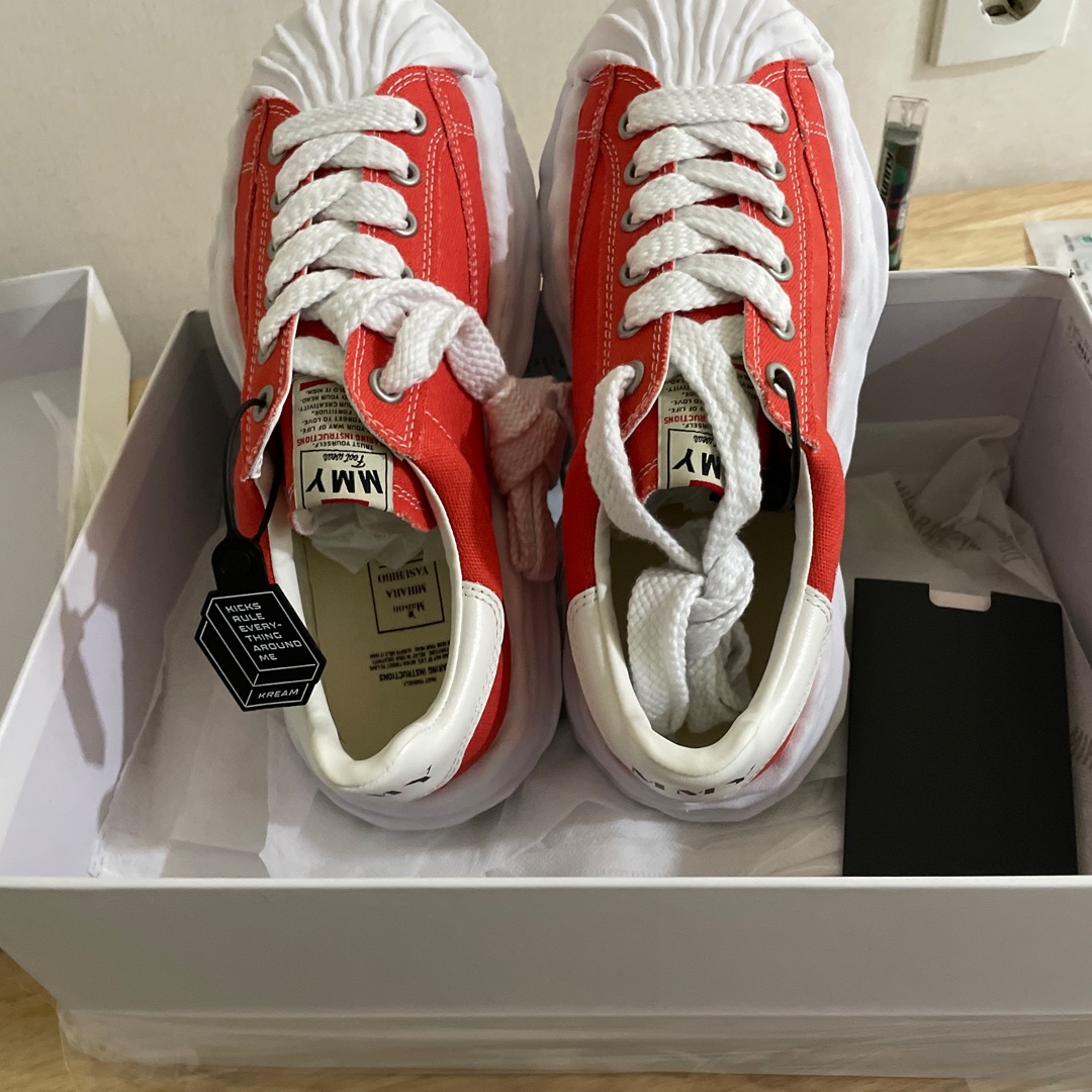 Maison Mihara Yasuhiro Blakey OG Sole Canvas Low-top Sneakers Orange 착용 스타일