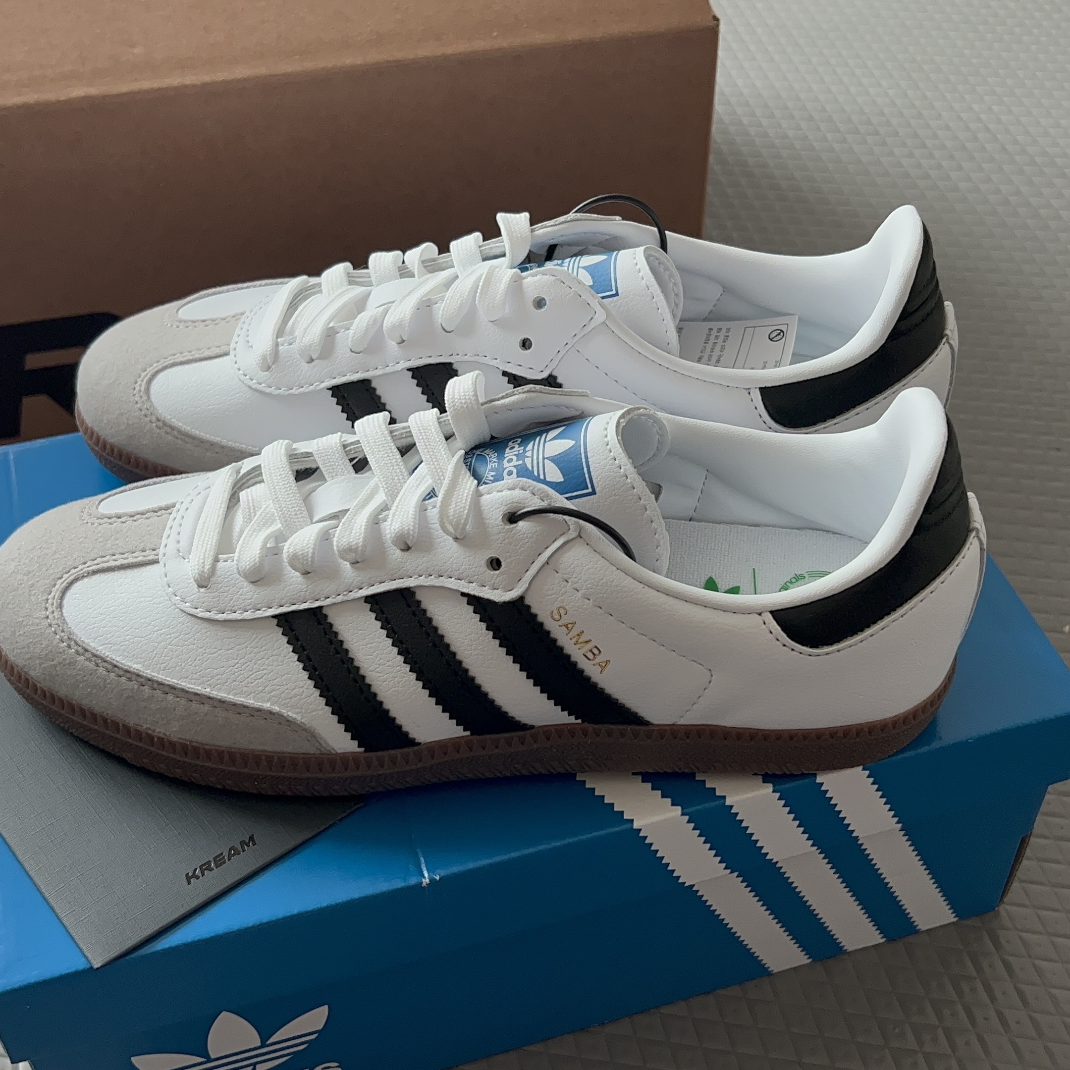 Adidas Samba Vegan White Black 착용 스타일
