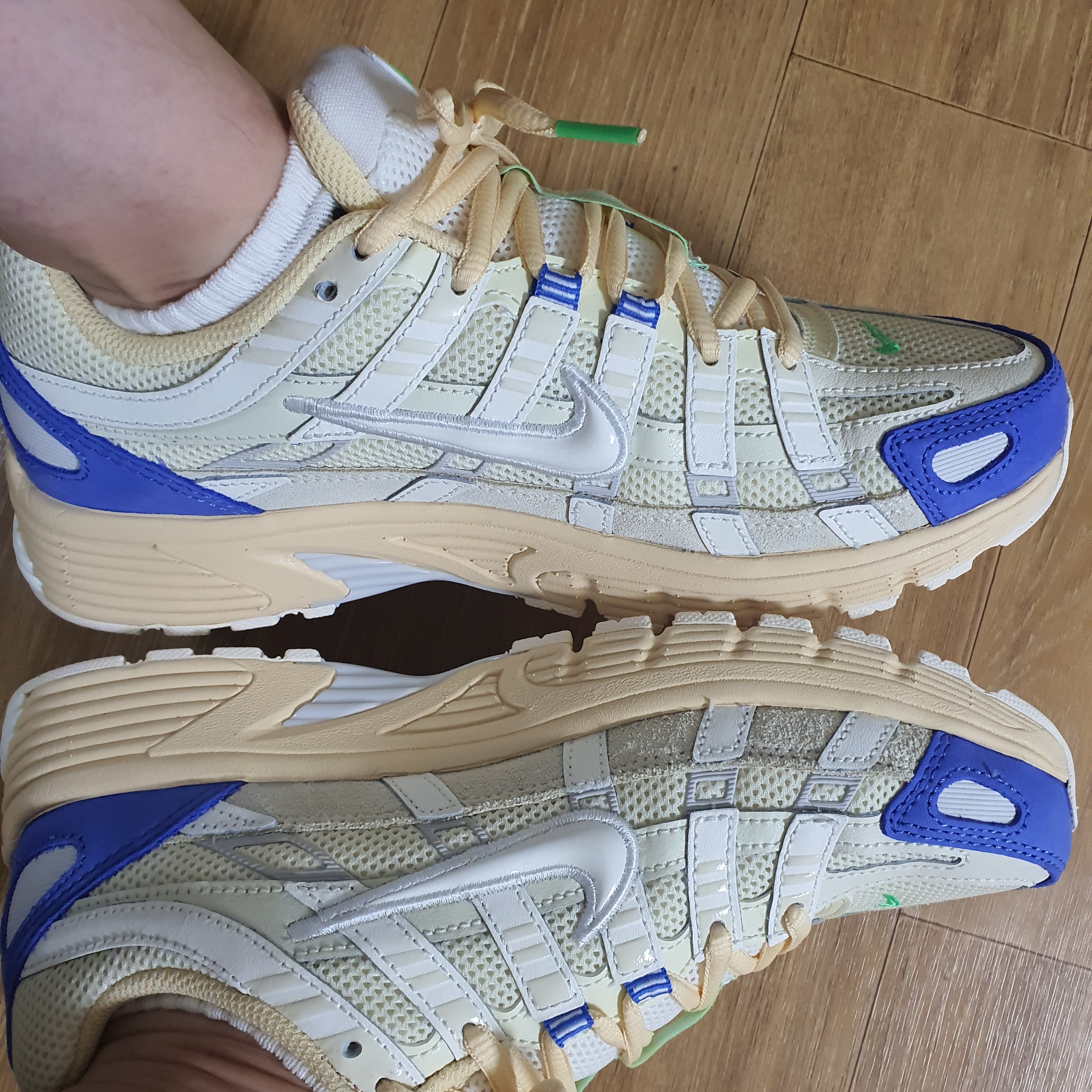 Nike P-6000 Coconut Milk Medium Blue 착용 스타일 - 1