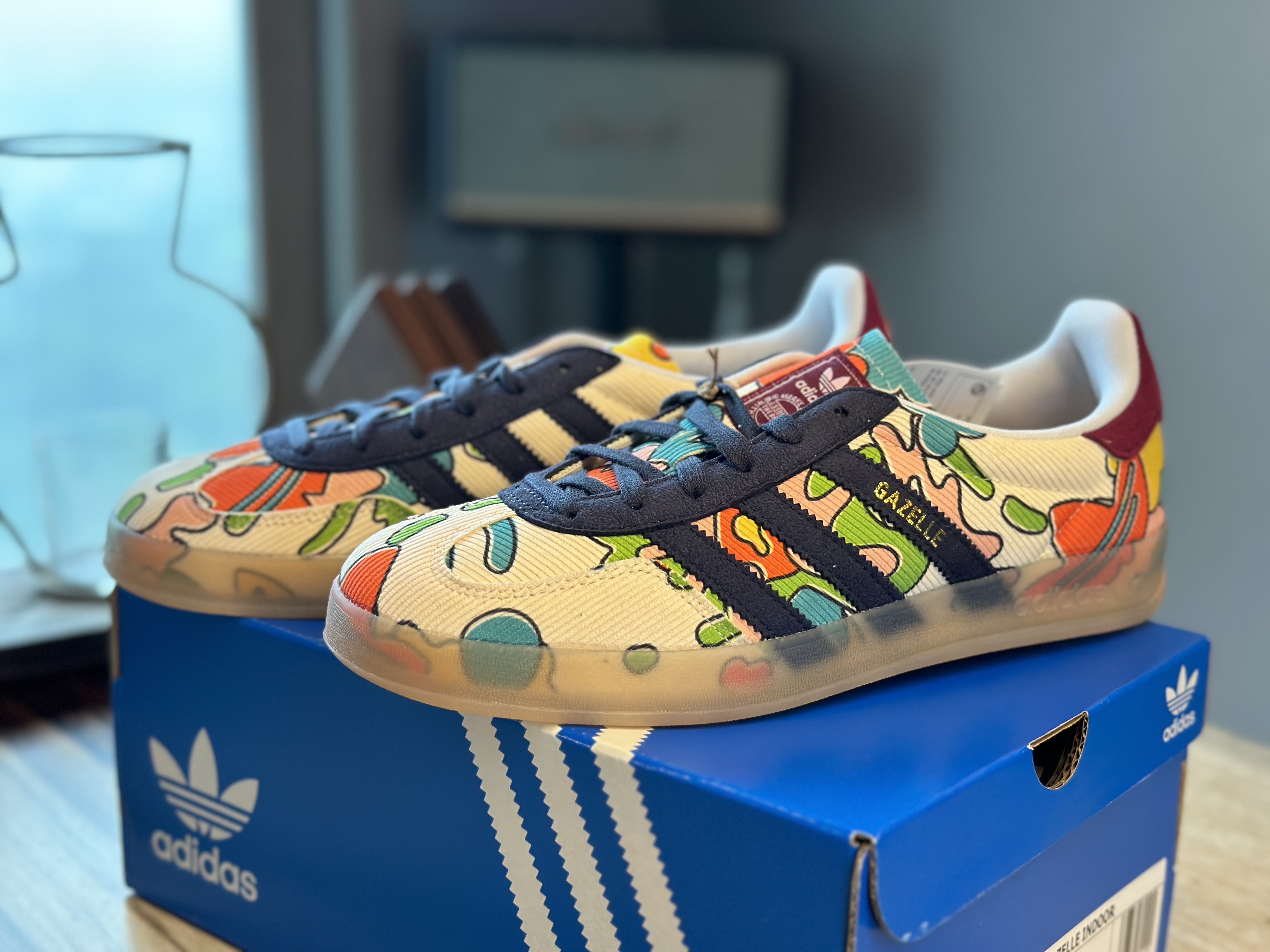Adidas x Sean Wotherspoon Gazelle Indoor Ecru Tint 착용 스타일 - 2