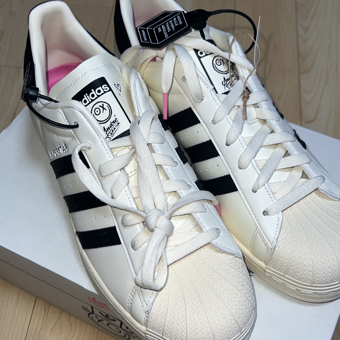 Adidas x Andre Saraiva Superstar Cream White Core Black 착용 스타일