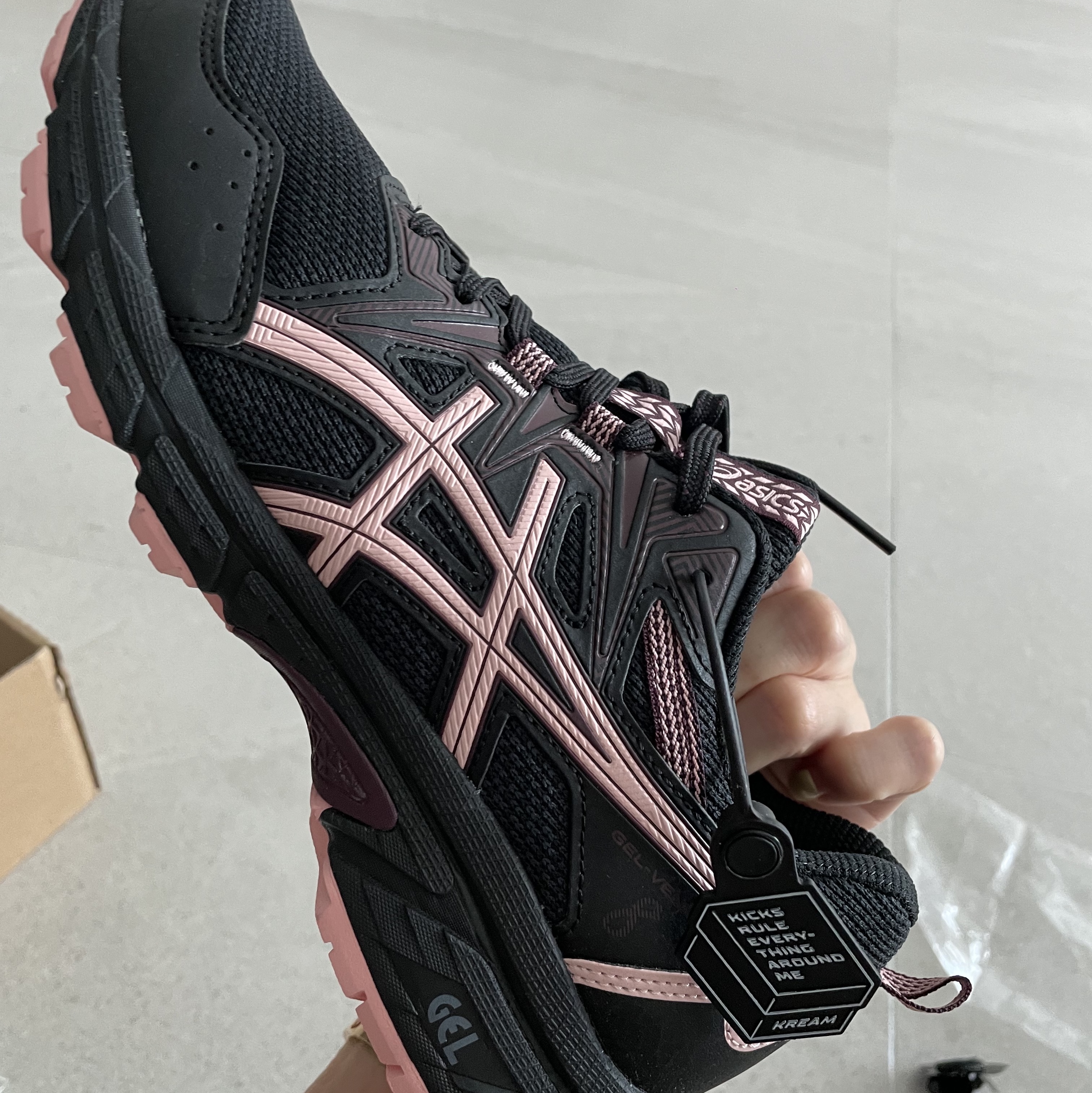 (W) Asics Gel-Venture 8 Black Frosted Rose 착용 스타일 - 1