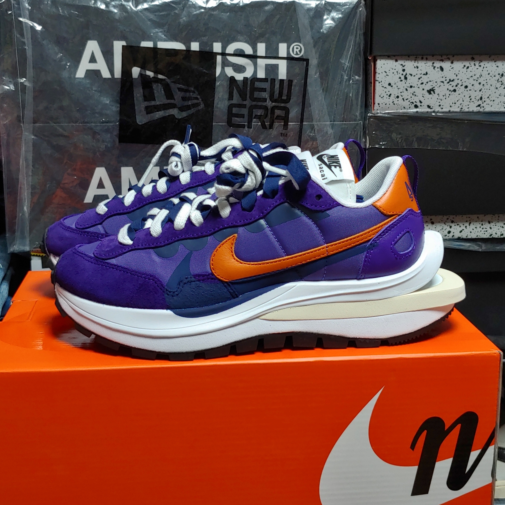 Nike x Sacai VaporWaffle Dark Iris 착용 스타일 - 2