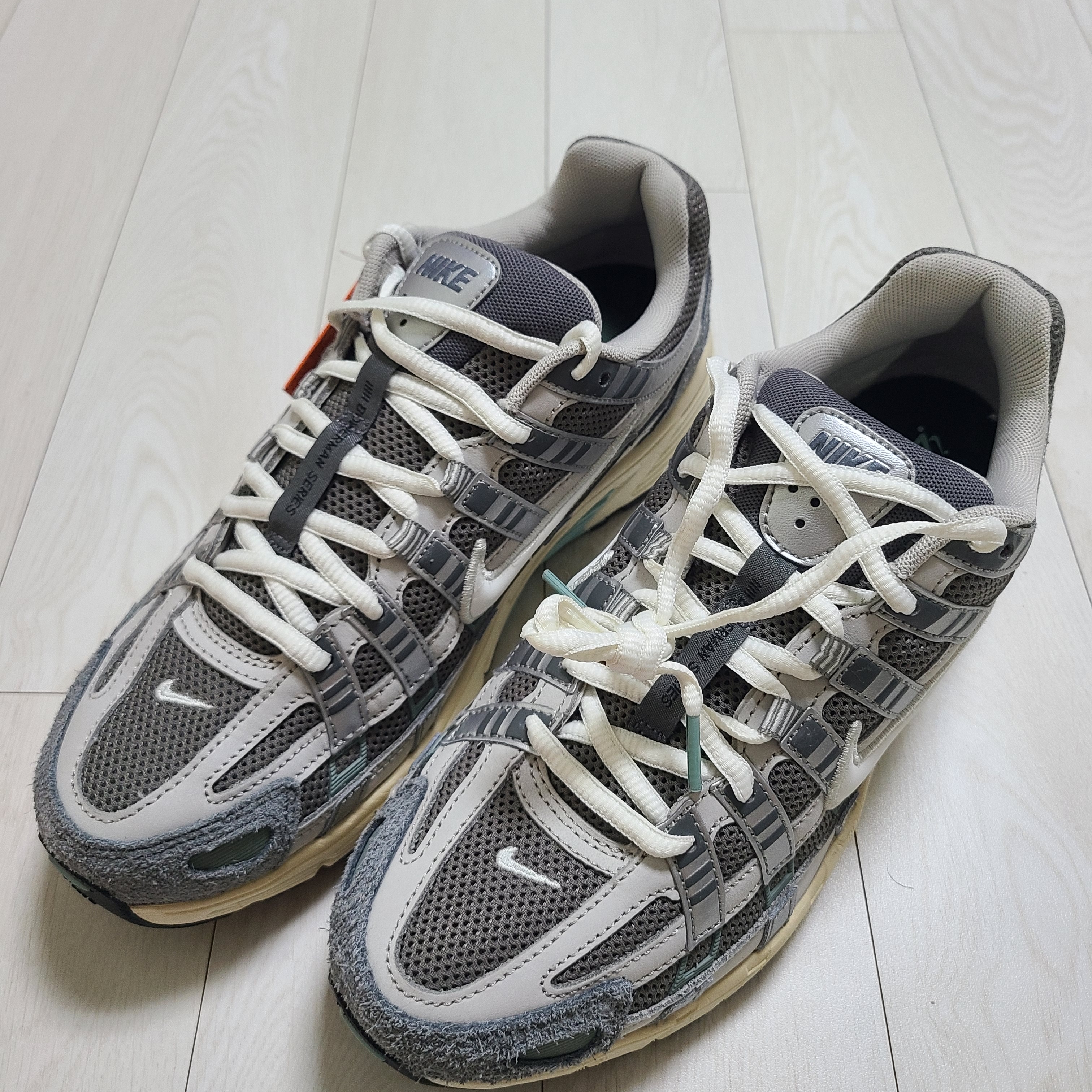 Nike P-6000 Flat Pewter Light Iron Ore 착용 스타일