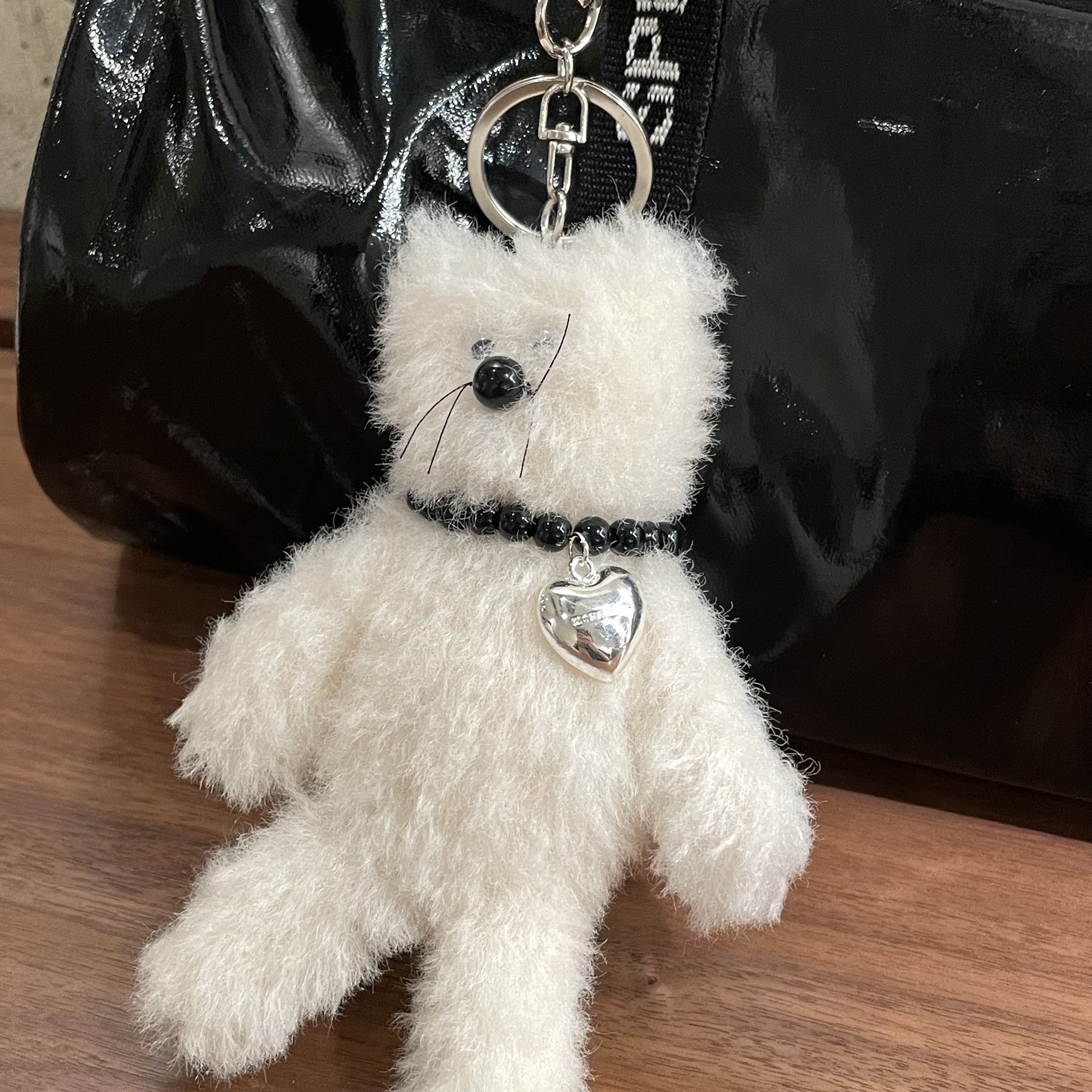 [KREAM 단독] Monamhee Creami Keyring Cream 착용 스타일 - 3