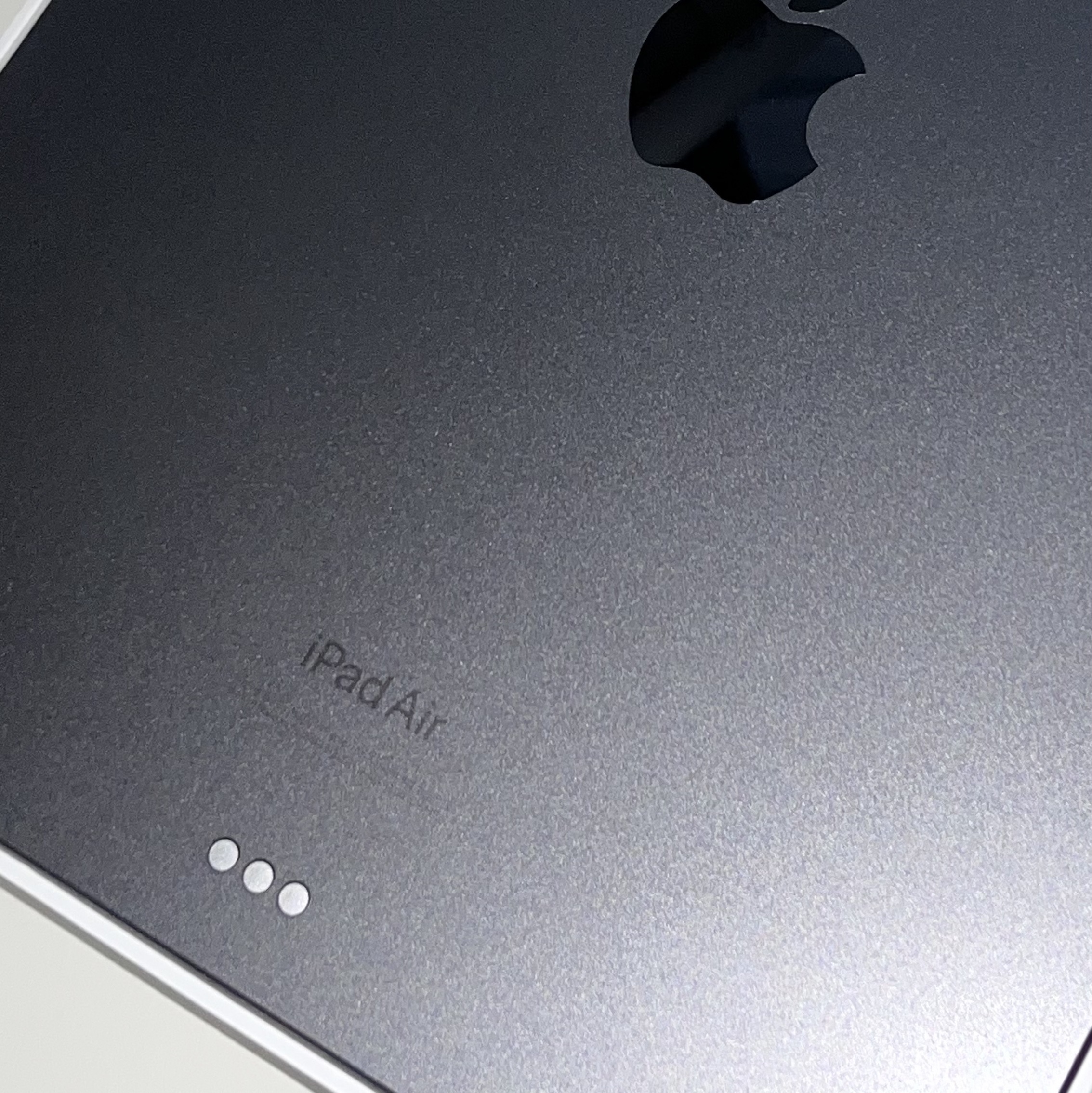 Apple iPad Air 5th Gen Wifi 64GB Space Gray (Korean Ver.) 착용 스타일