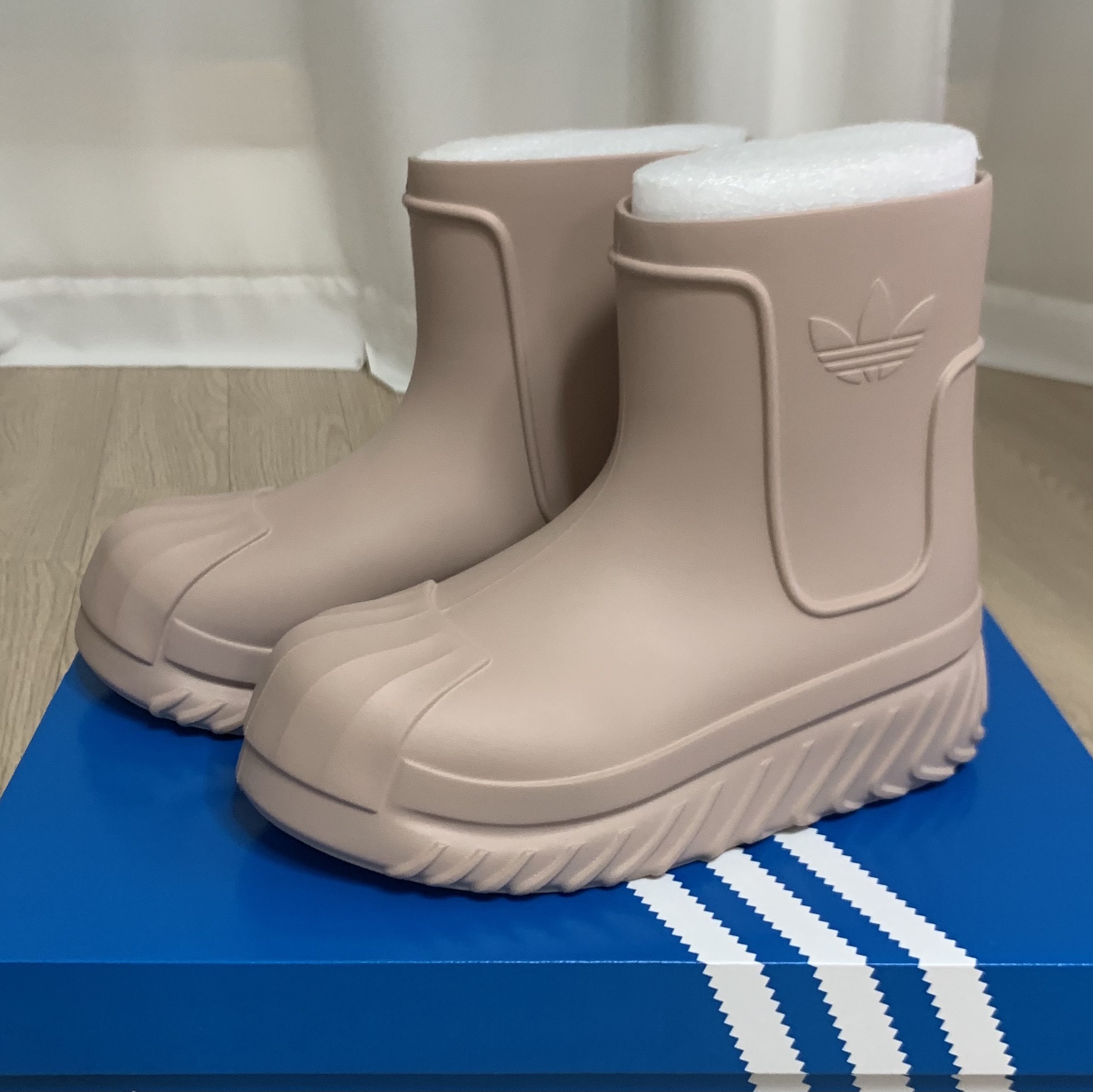 (W) Adidas Adifom Superstar Boot Wonder Taupe 착용 스타일