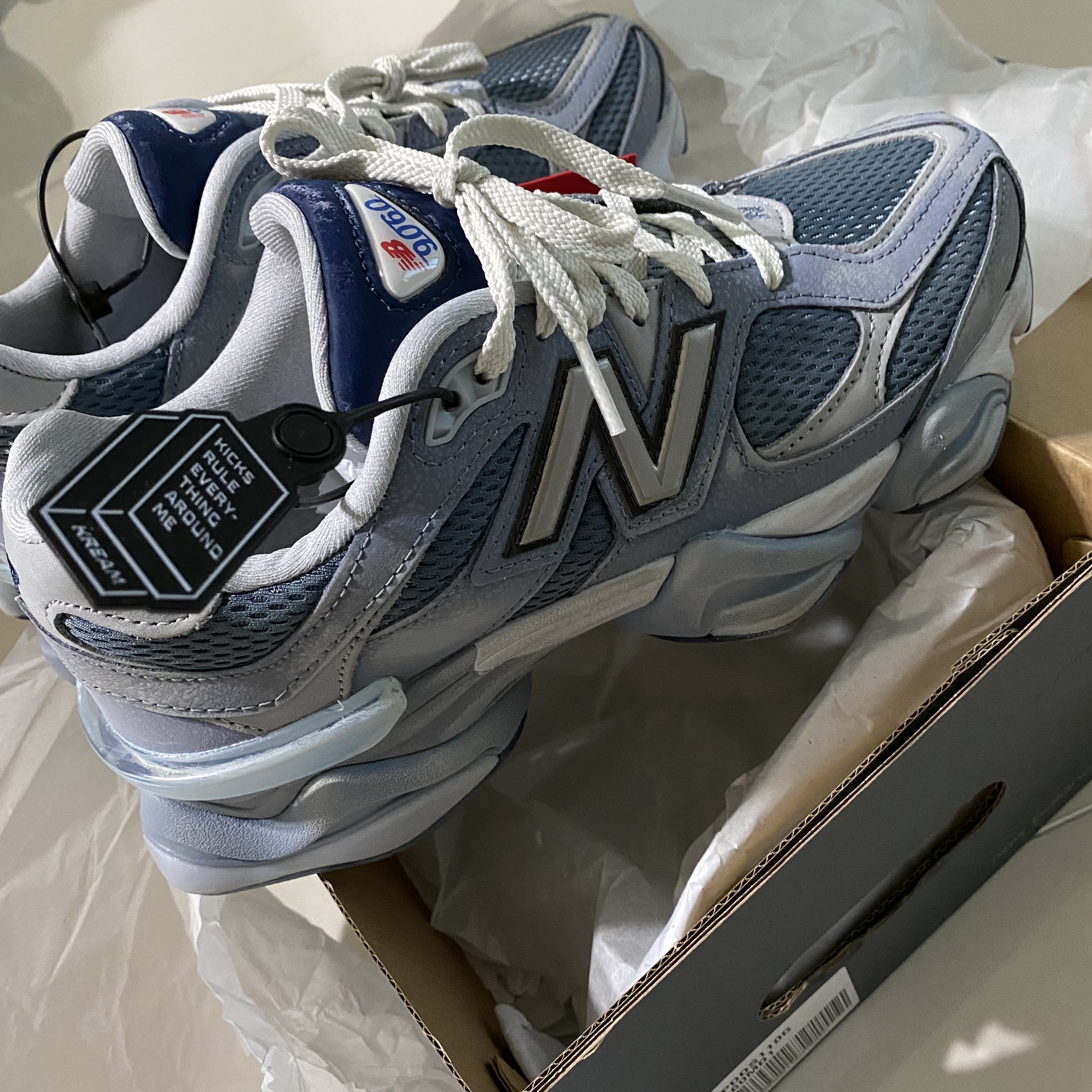 New Balance 9060 Arctic Grey Steel 착용 스타일 - 1