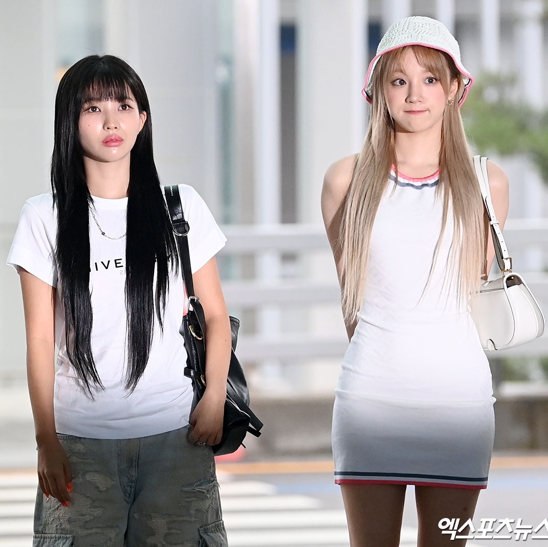 Givenchy Archetype Slim Fit T-Shirt in Cotton White 착용 스타일