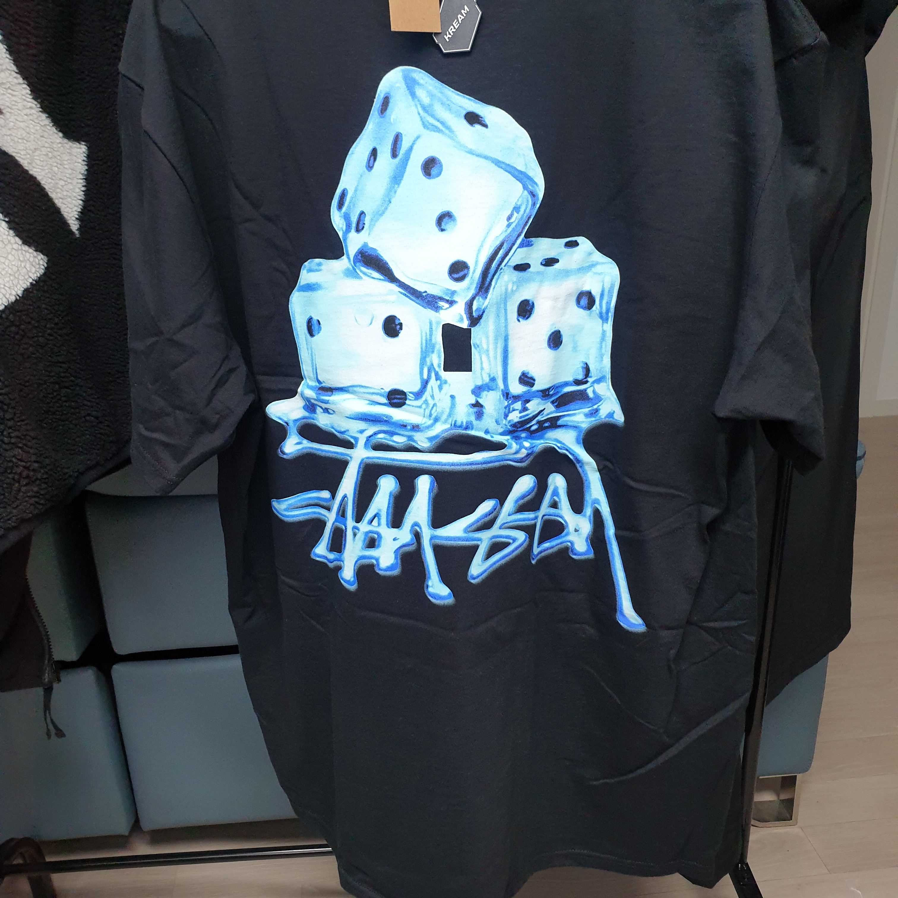 Stussy Melted T-Shirt Black 착용 스타일