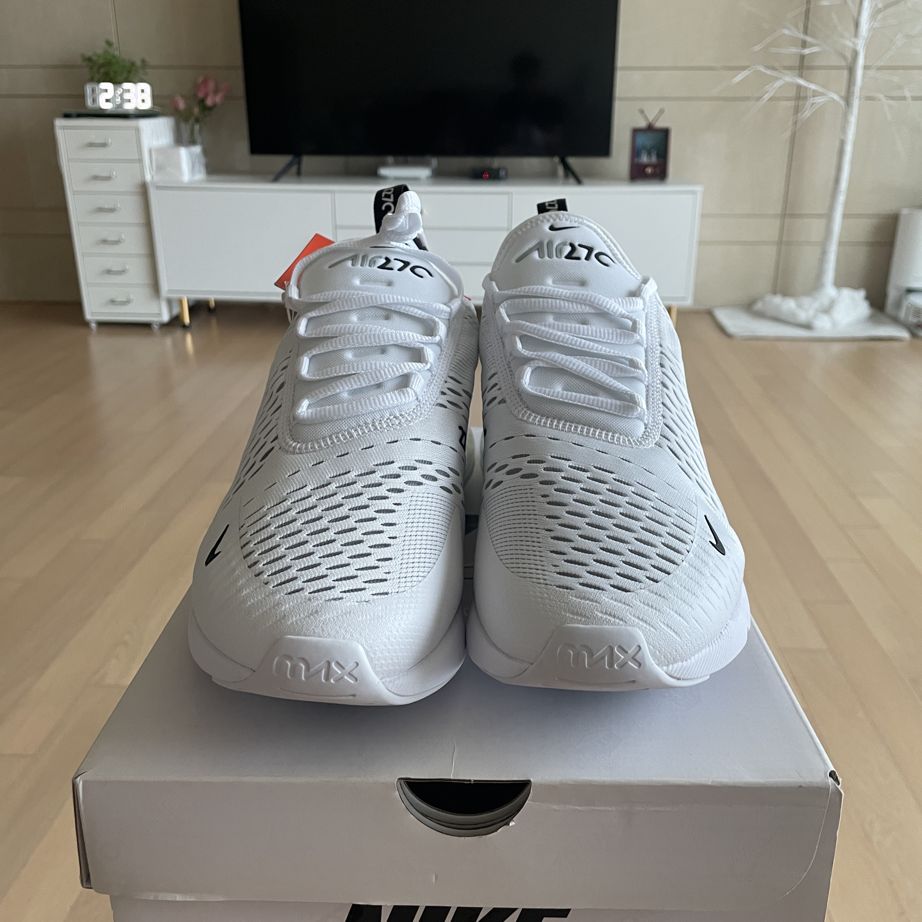 Nike Air Max 270 White Black 착용 스타일 - 4