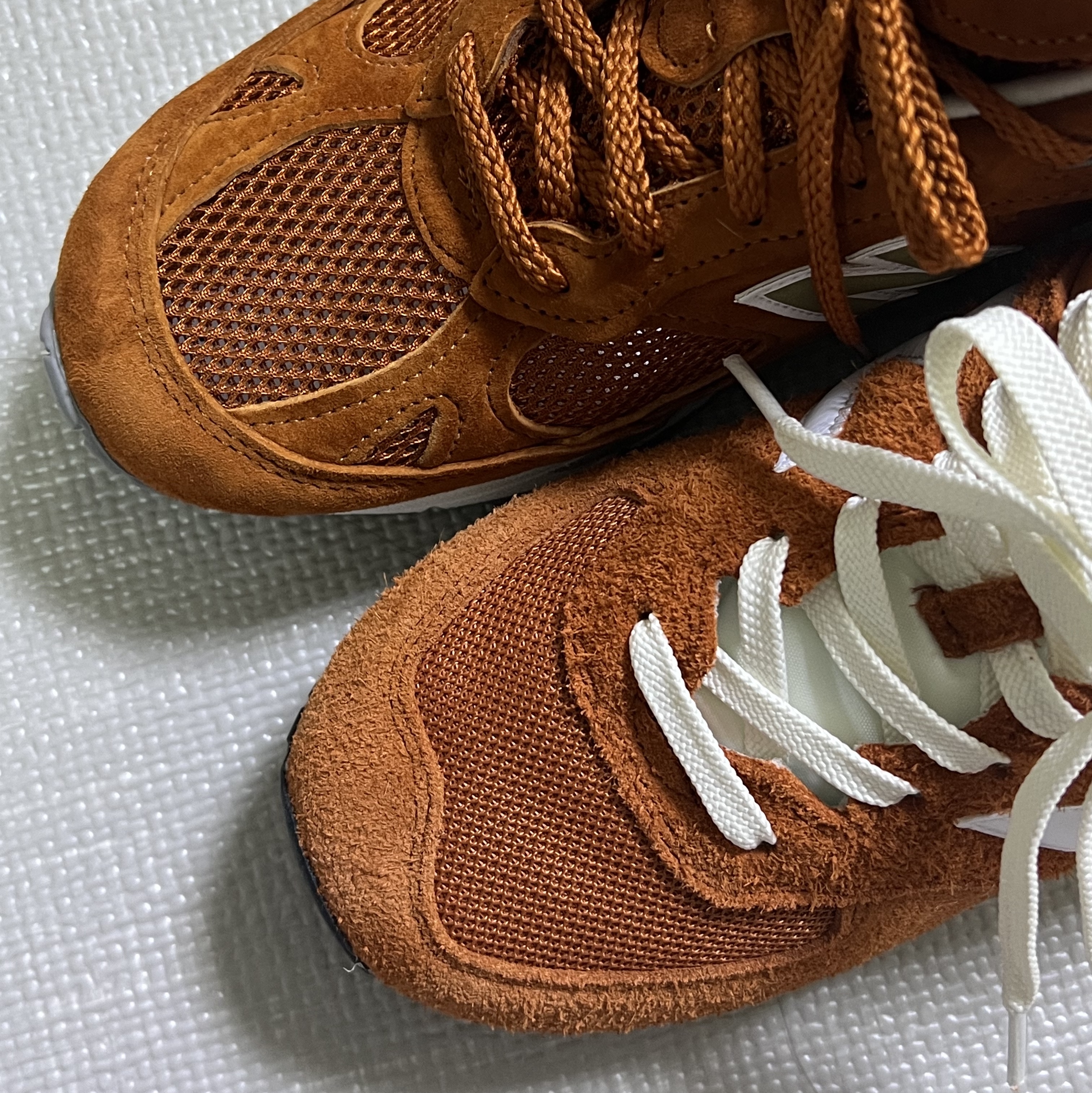 New Balance Made in UK 991 Eastern Species, New Balance 574 Heritage Orange Burst White 착용 스타일 - 3