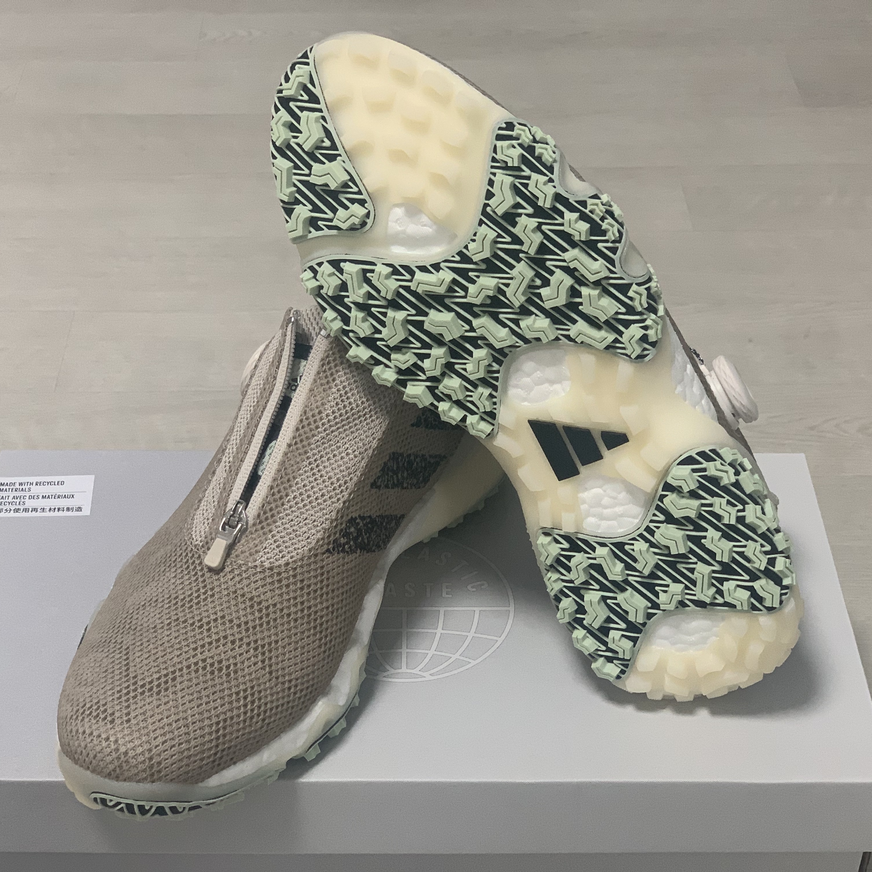 Adidas CodeChaos 22 Boa Spikeless Bliss 착용 스타일 - 1